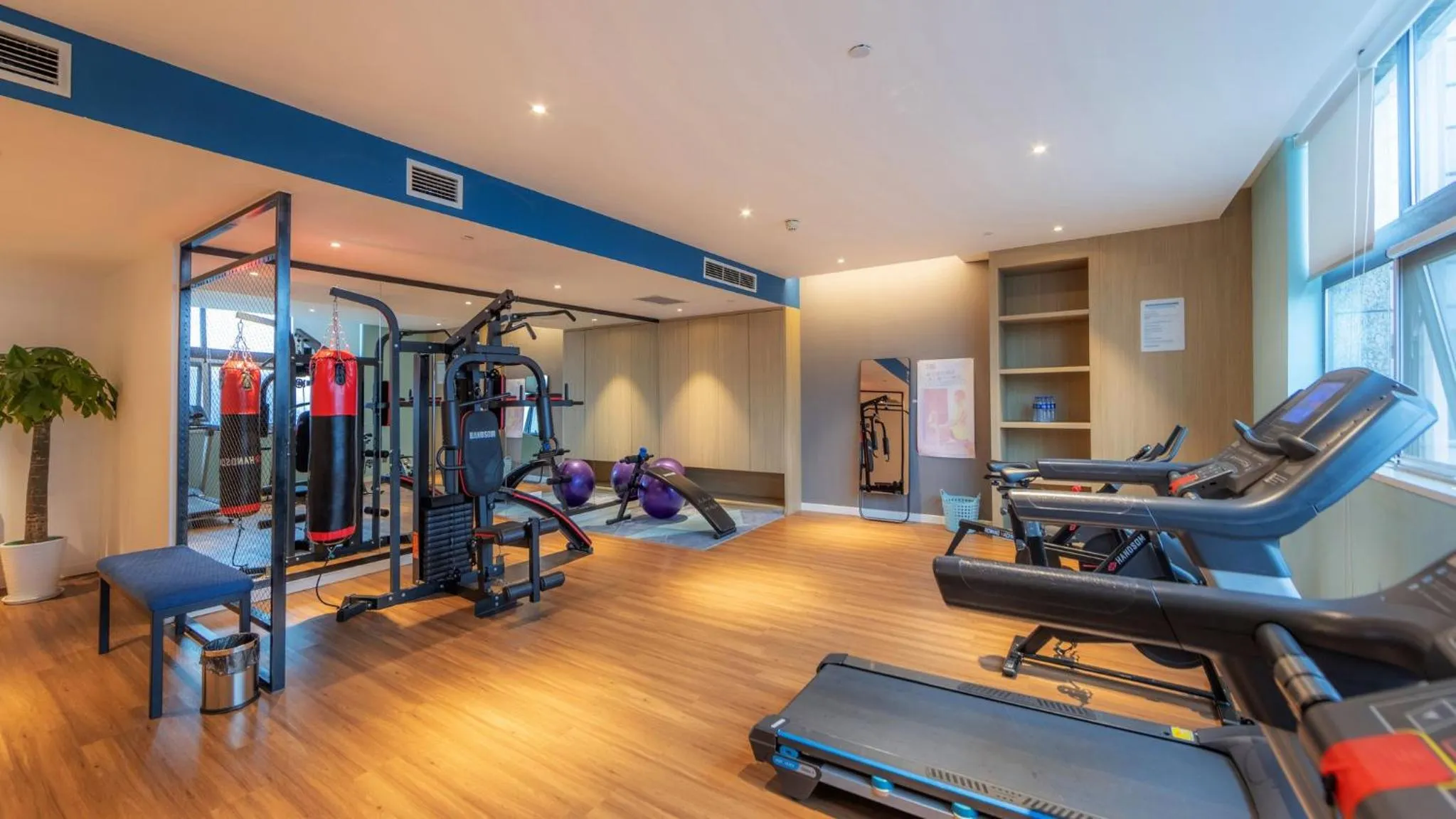 Fitness centre/facilities in Holiday Inn Express Chengdu Wuhou New City by IHG