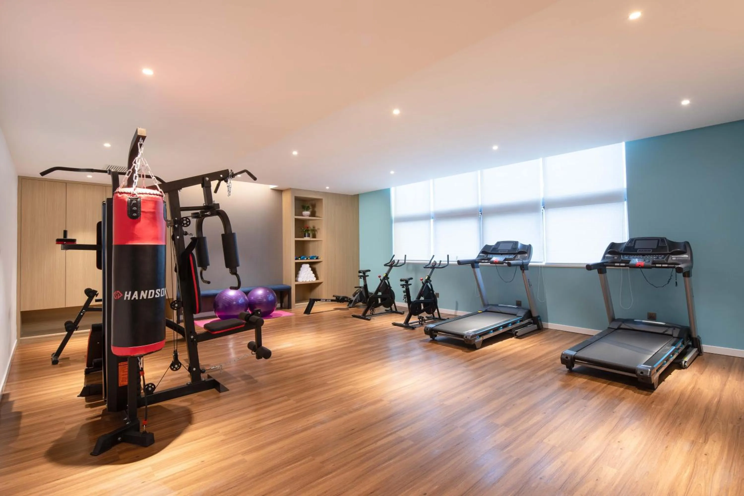 Fitness centre/facilities in Holiday Inn Express Chengdu Wuhou New City by IHG