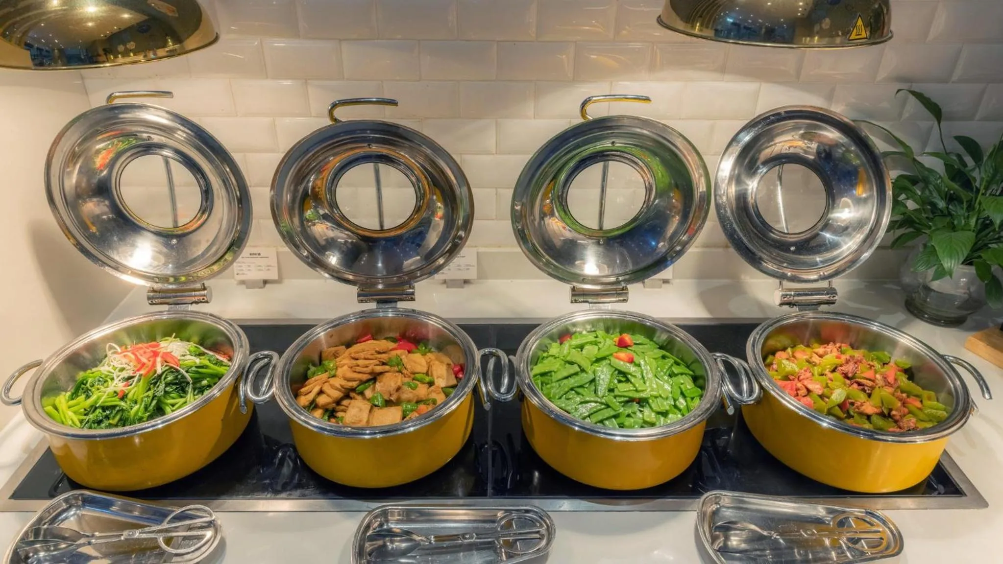 Breakfast in Holiday Inn Express Chengdu Wuhou New City by IHG