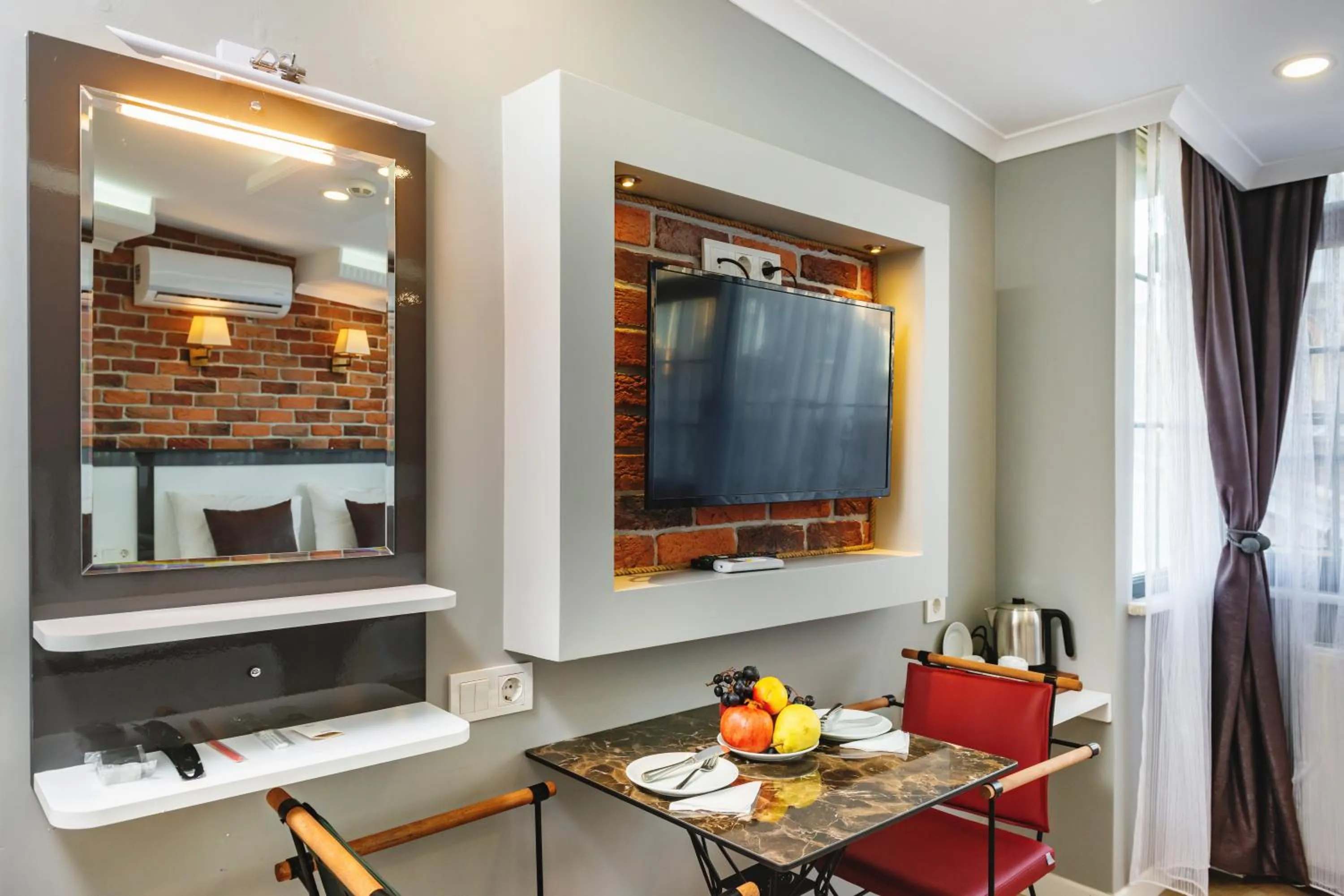 Food in Gloria Suites Old City