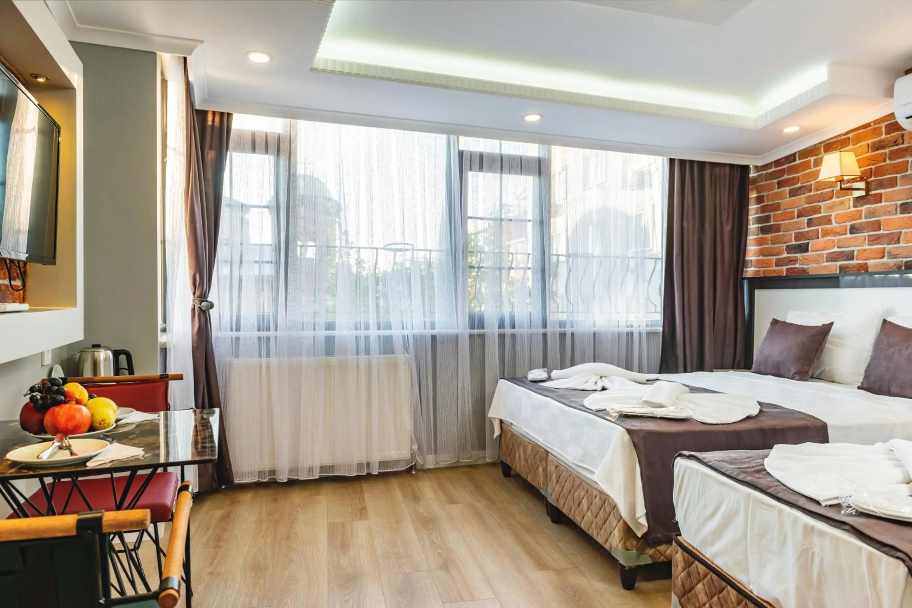 Bedroom, Bed in Gloria Suites Old City