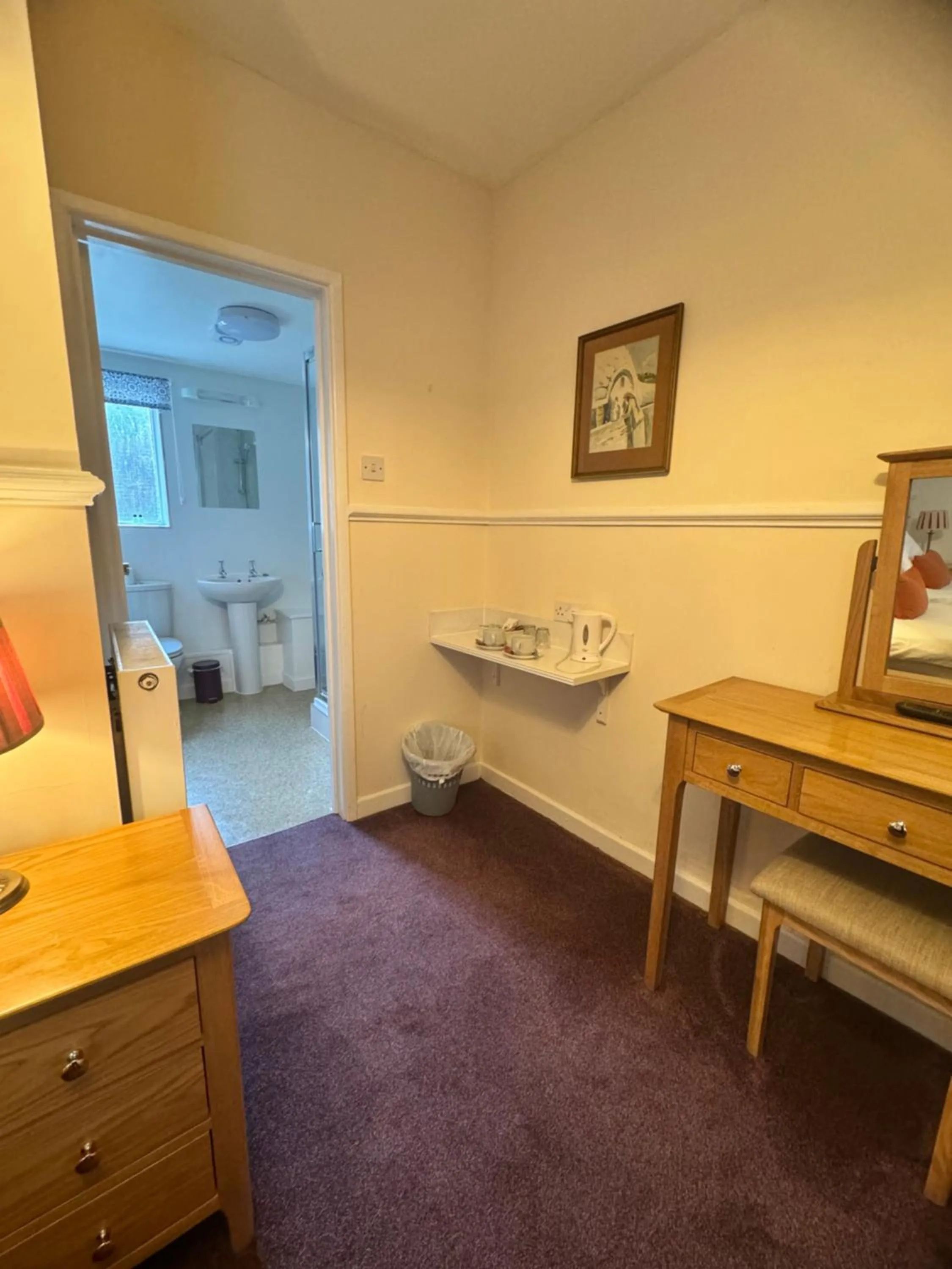 Bedroom in Crown Hotel Cotswold