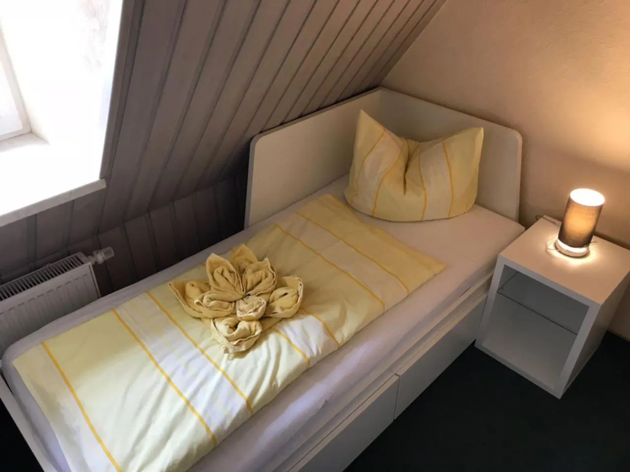 Photo of the whole room, Bed in Pension Immergrün