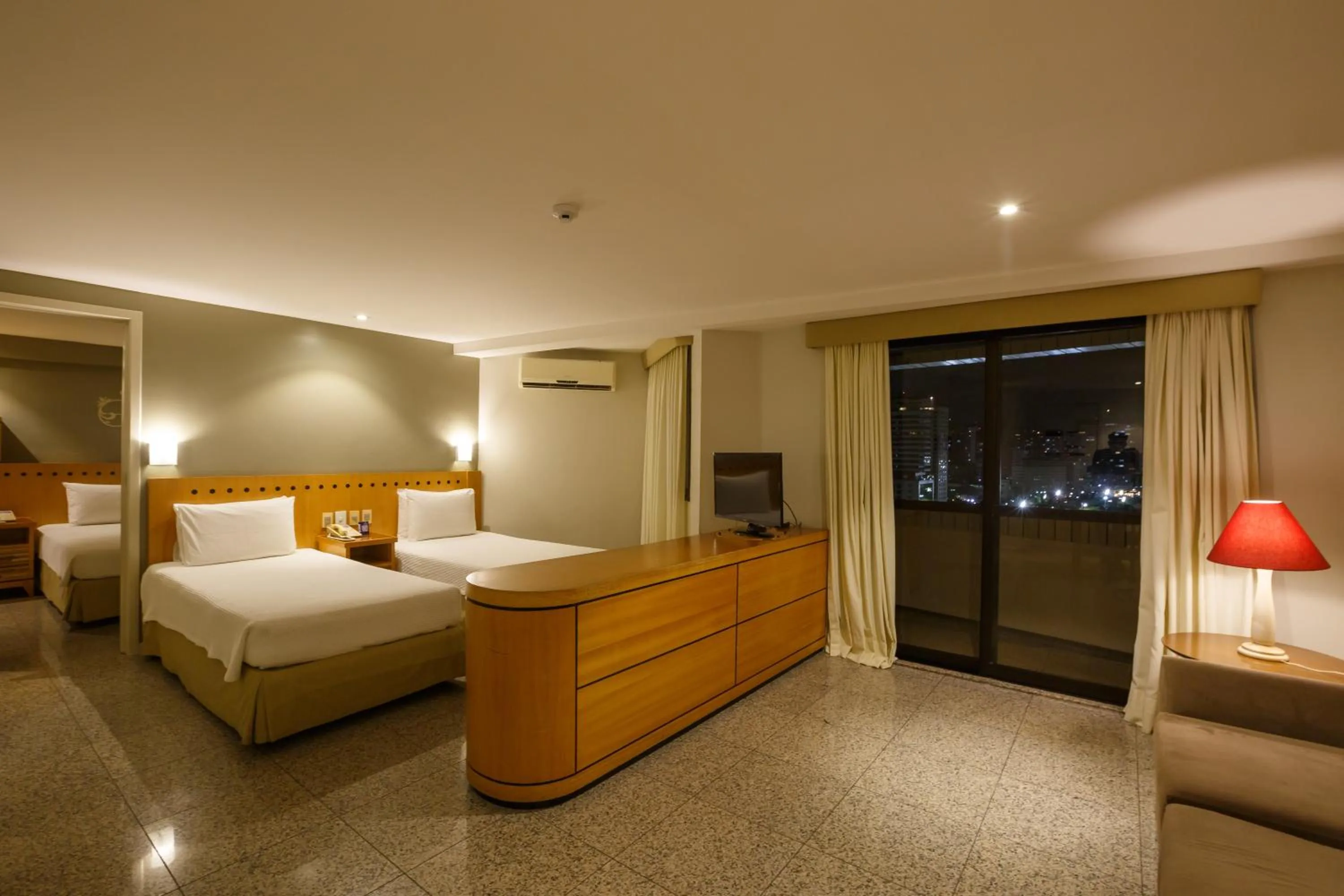 Photo of the whole room, Bed in Blue Tree Towers Fortaleza Beira Mar