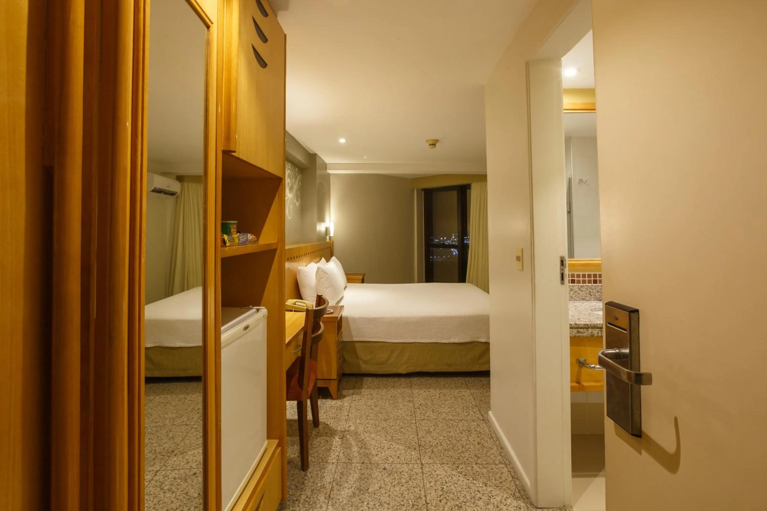 Photo of the whole room, Bed in Blue Tree Towers Fortaleza Beira Mar