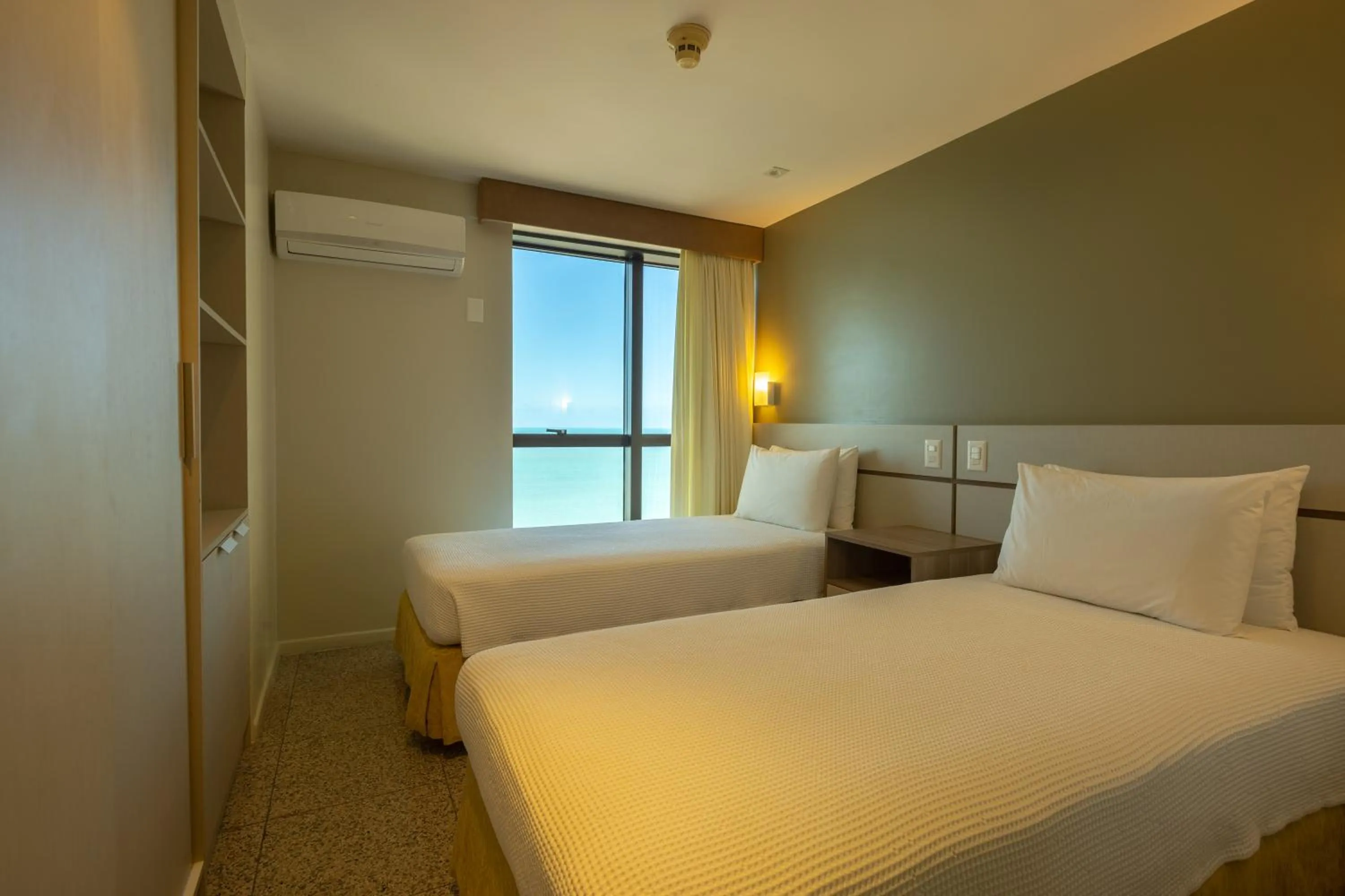 Bed in Blue Tree Towers Fortaleza Beira Mar