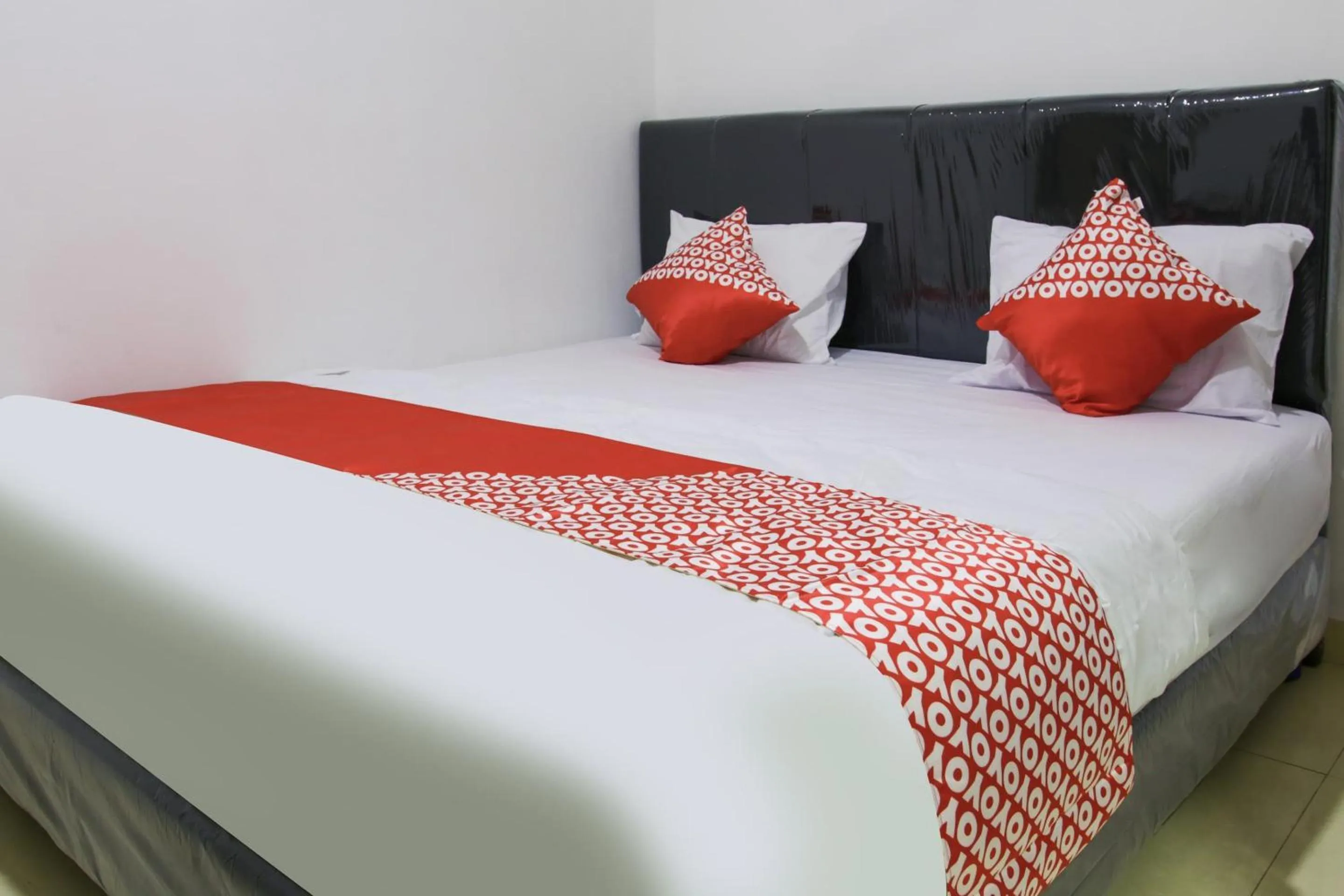 Bedroom, Bed in Hotel O Pa Baeng Baeng Near Rumah Sakit Faisal Formerly Guest House Cahaya 7296