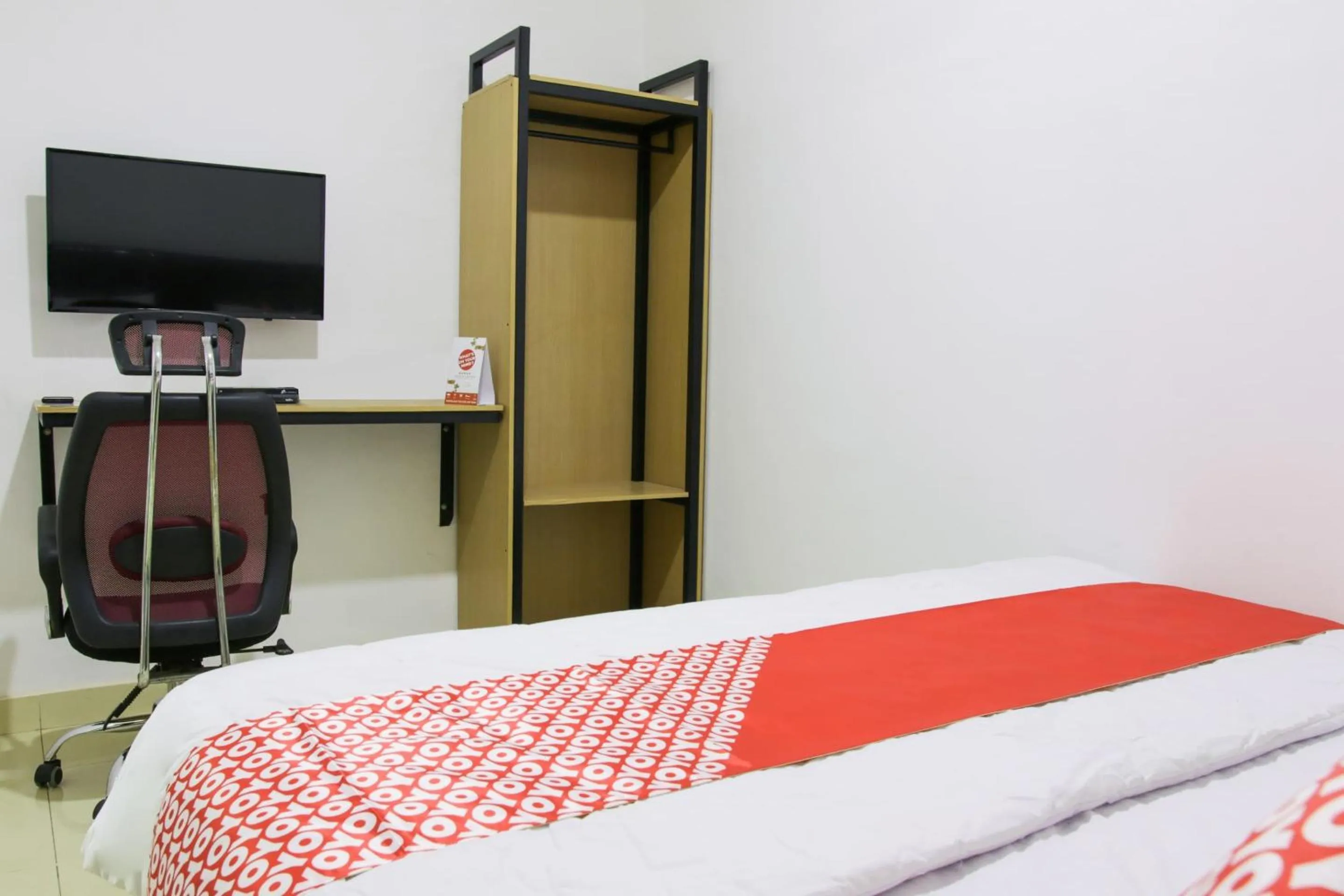 Bedroom, Bed in Hotel O Pa Baeng Baeng Near Rumah Sakit Faisal Formerly Guest House Cahaya 7296