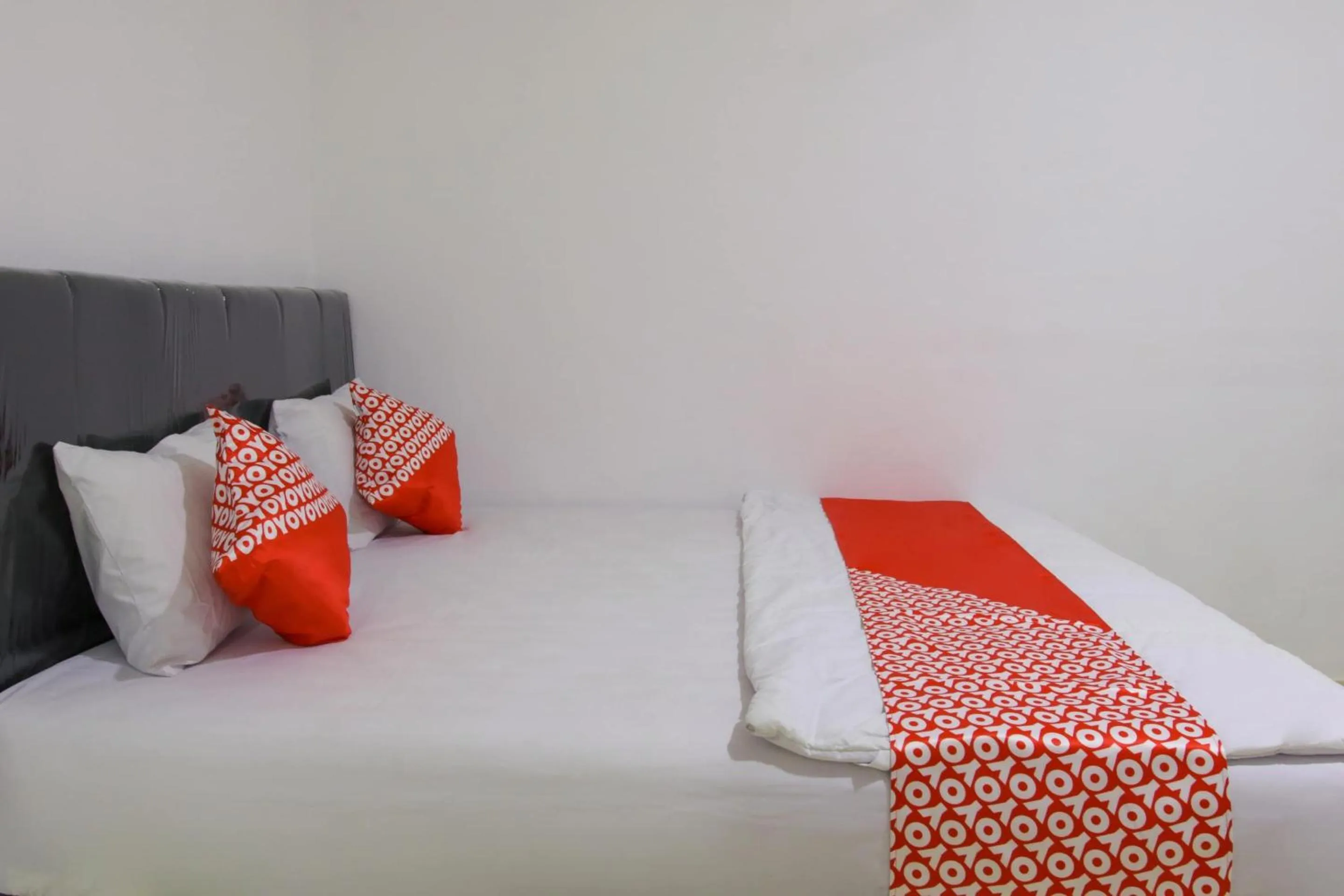 Bedroom, Bed in Hotel O Pa Baeng Baeng Near Rumah Sakit Faisal Formerly Guest House Cahaya 7296