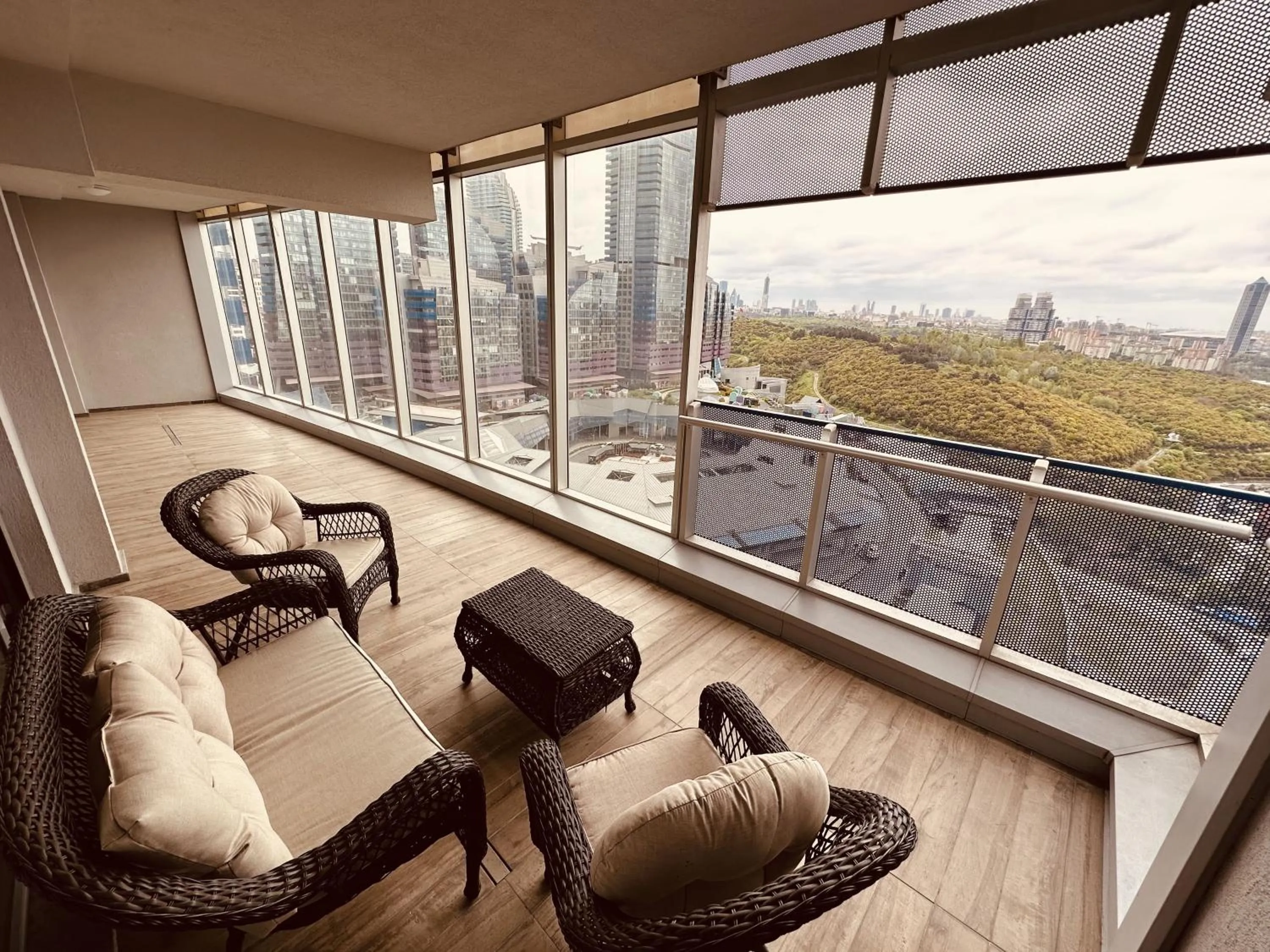 Balcony/Terrace in Maslak Aparts