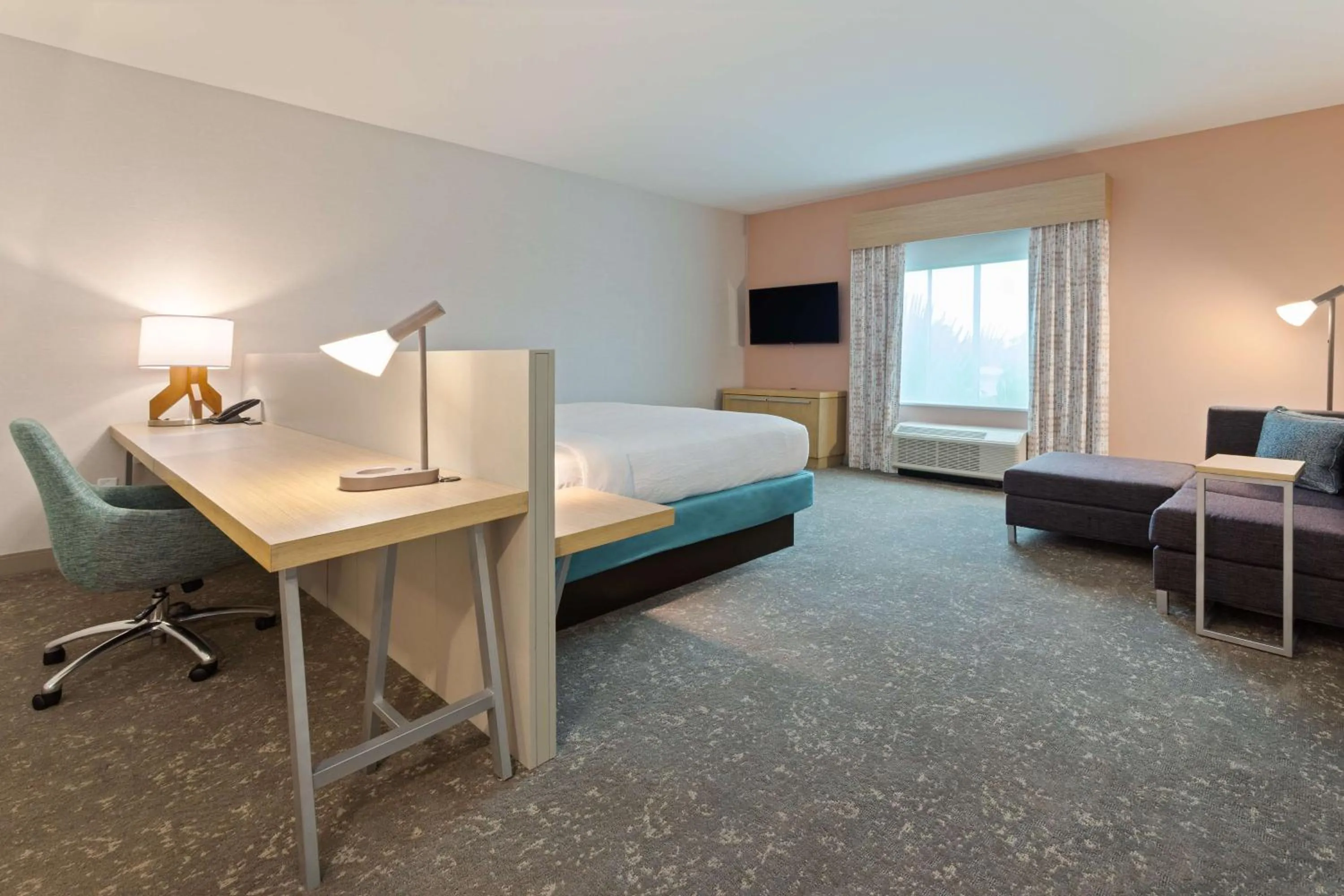 Bedroom, Bed in Hilton Garden Inn Homestead