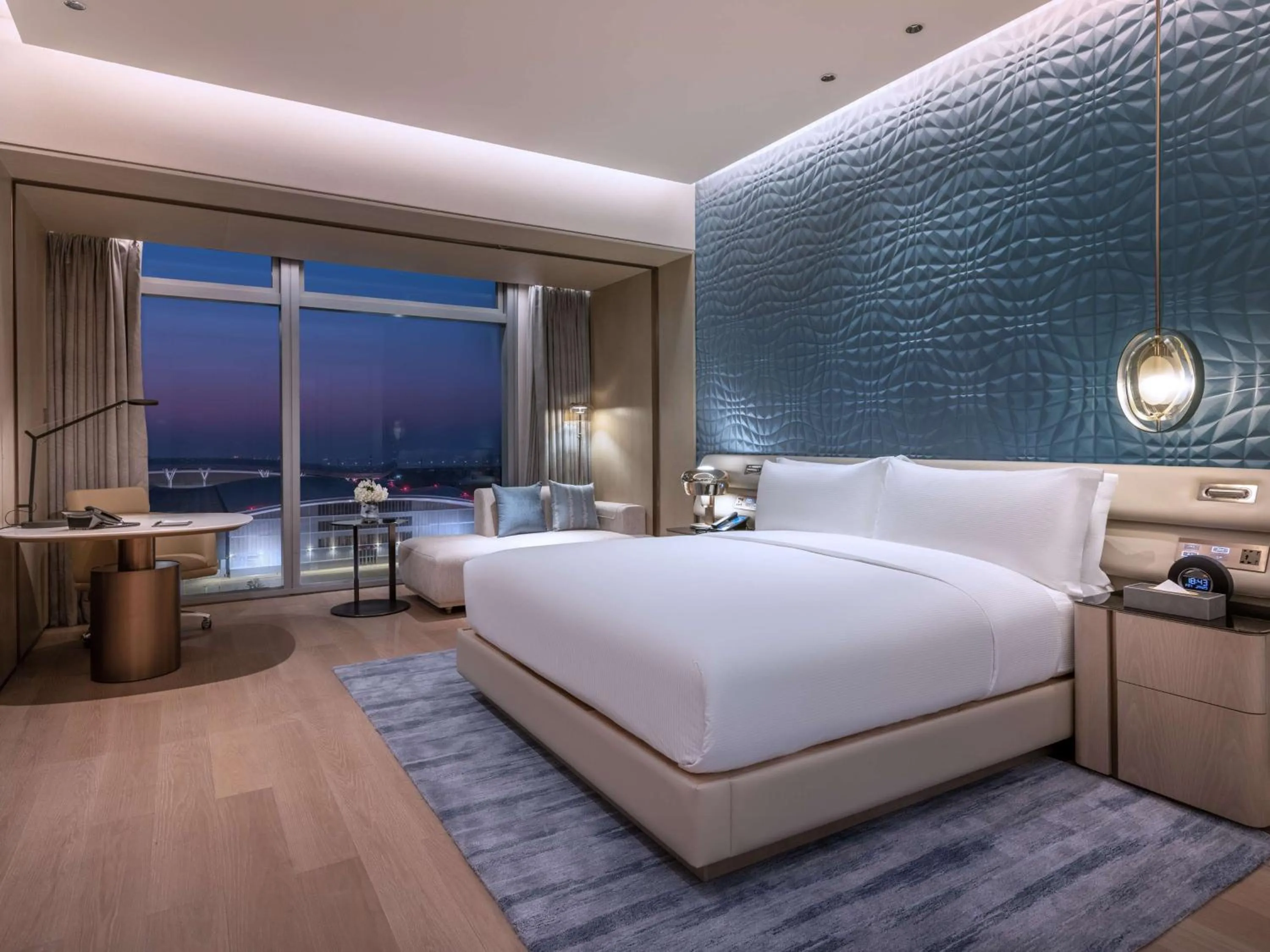 Bedroom, Bed in Hilton Shenzhen World Exhibition & Convention Center - Only 5 minutes' walk to WECC