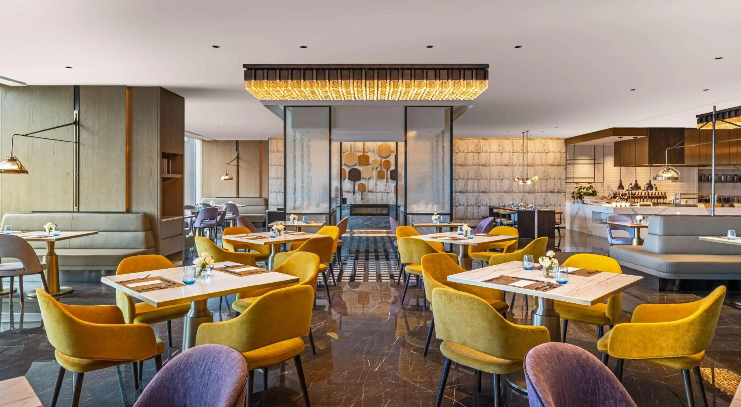 Restaurant/places to eat in Hilton Shenzhen World Exhibition & Convention Center - Only 5 minutes' walk to WECC