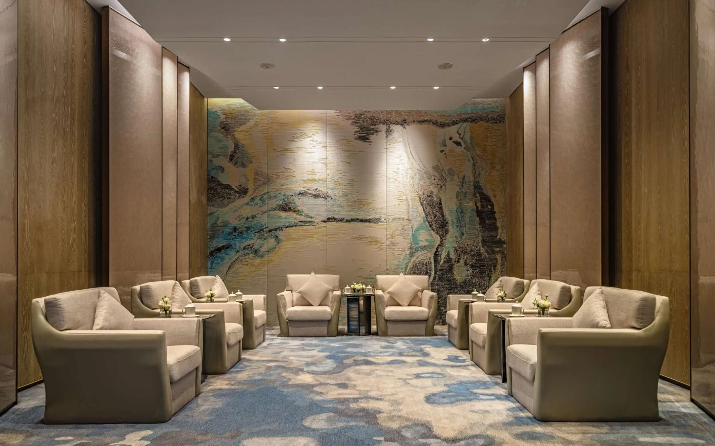 Lobby or reception in Hilton Shenzhen World Exhibition & Convention Center - Only 5 minutes' walk to WECC