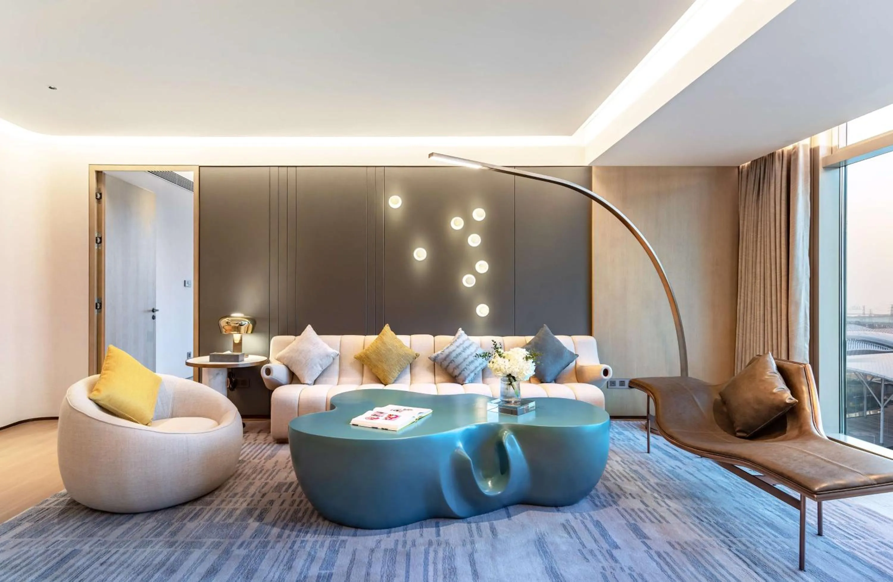 Living room in Hilton Shenzhen World Exhibition & Convention Center - Only 5 minutes' walk to WECC