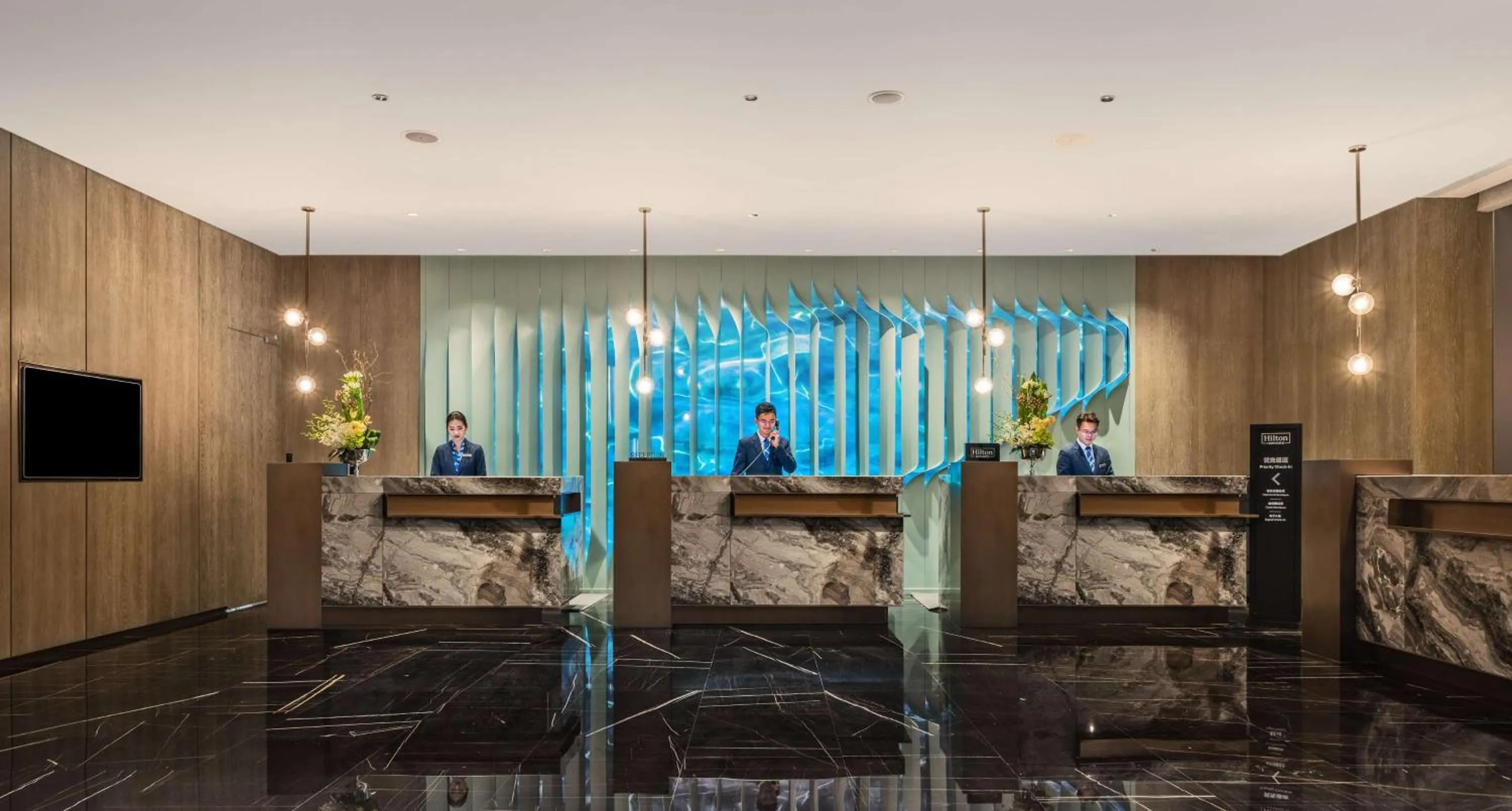Lobby or reception in Hilton Shenzhen World Exhibition & Convention Center - Only 5 minutes' walk to WECC