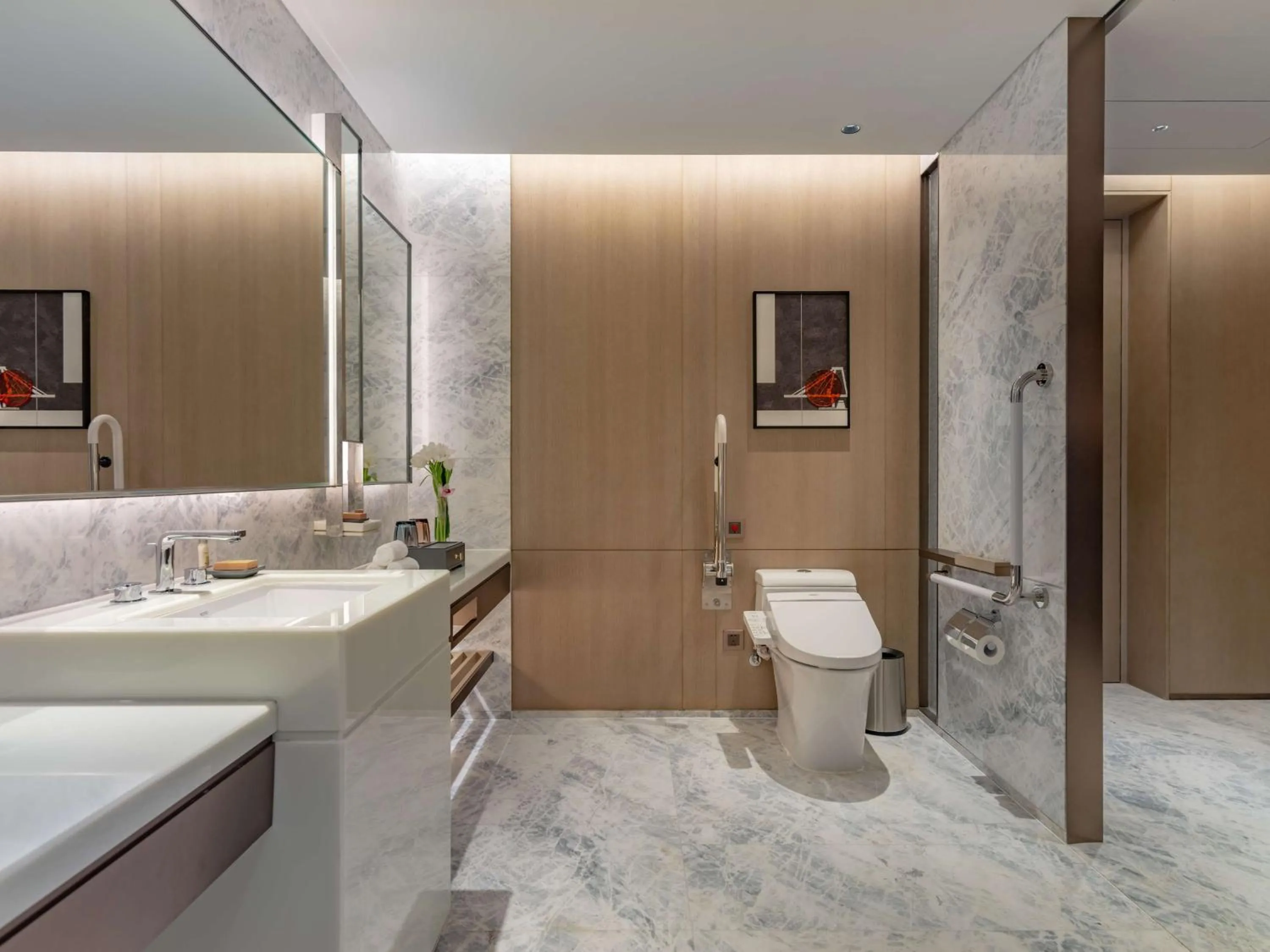 Bathroom in Hilton Shenzhen World Exhibition & Convention Center - Only 5 minutes' walk to WECC