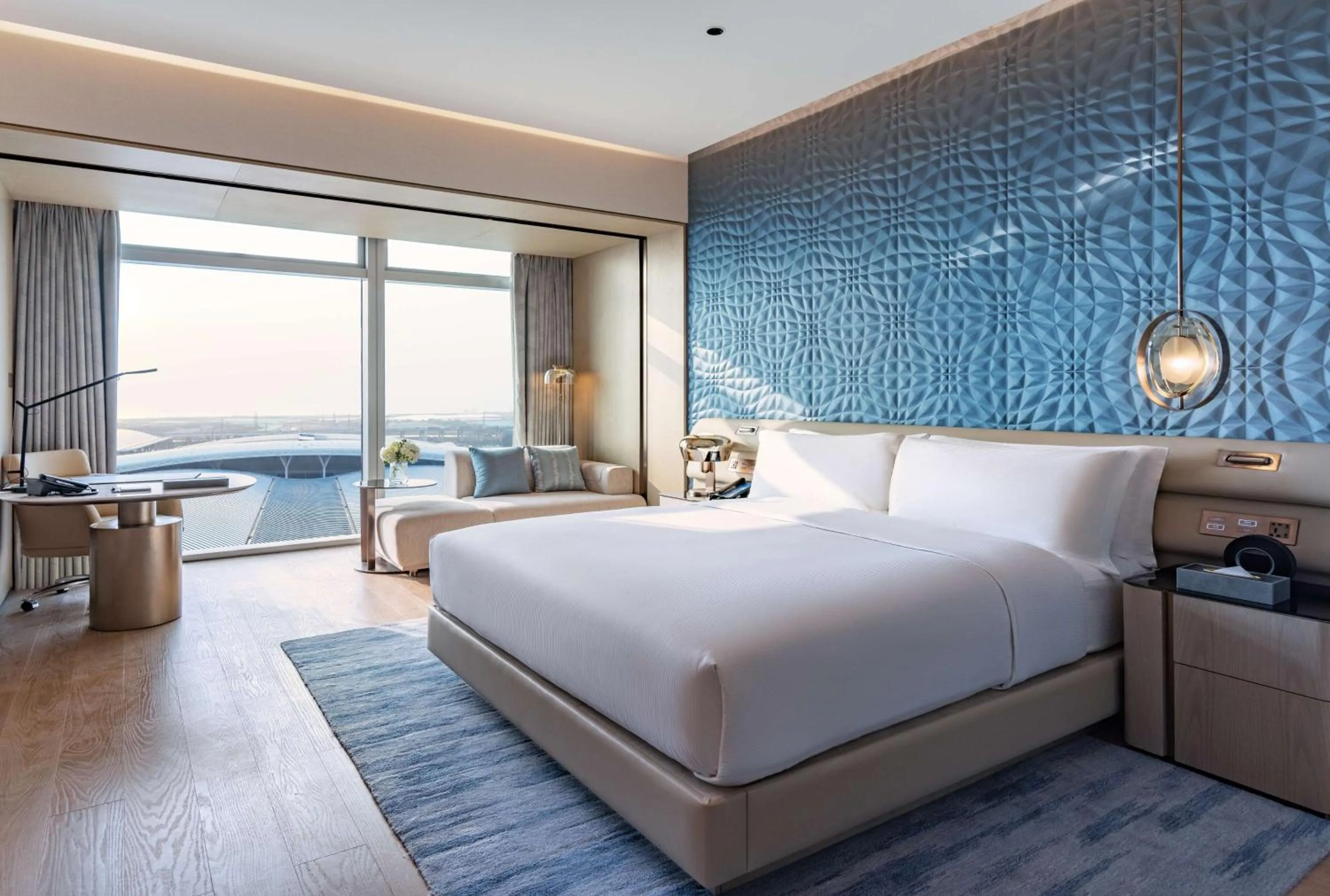 Bedroom, Bed in Hilton Shenzhen World Exhibition & Convention Center - Only 5 minutes' walk to WECC