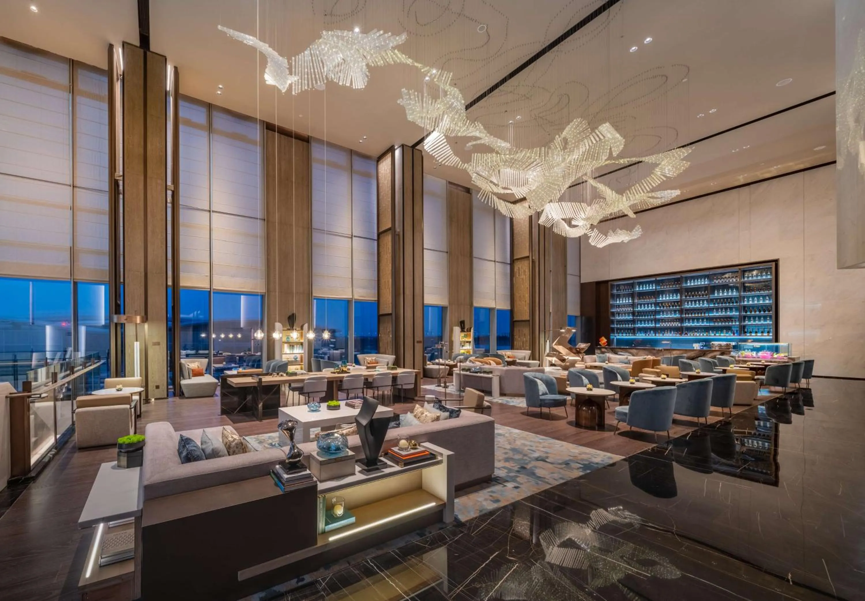 Lobby or reception in Hilton Shenzhen World Exhibition & Convention Center - Only 5 minutes' walk to WECC