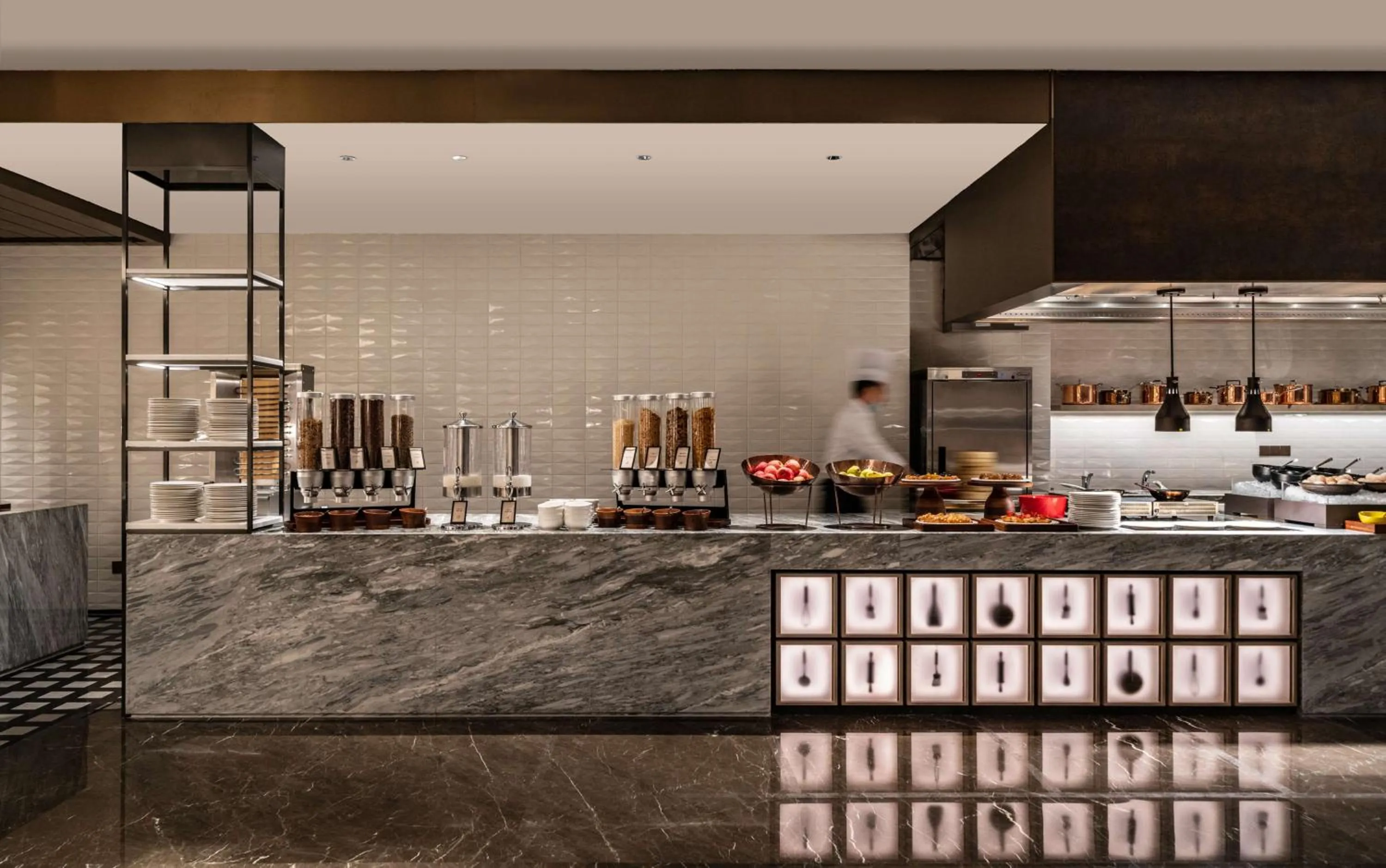 Restaurant/places to eat in Hilton Shenzhen World Exhibition & Convention Center - Only 5 minutes' walk to WECC