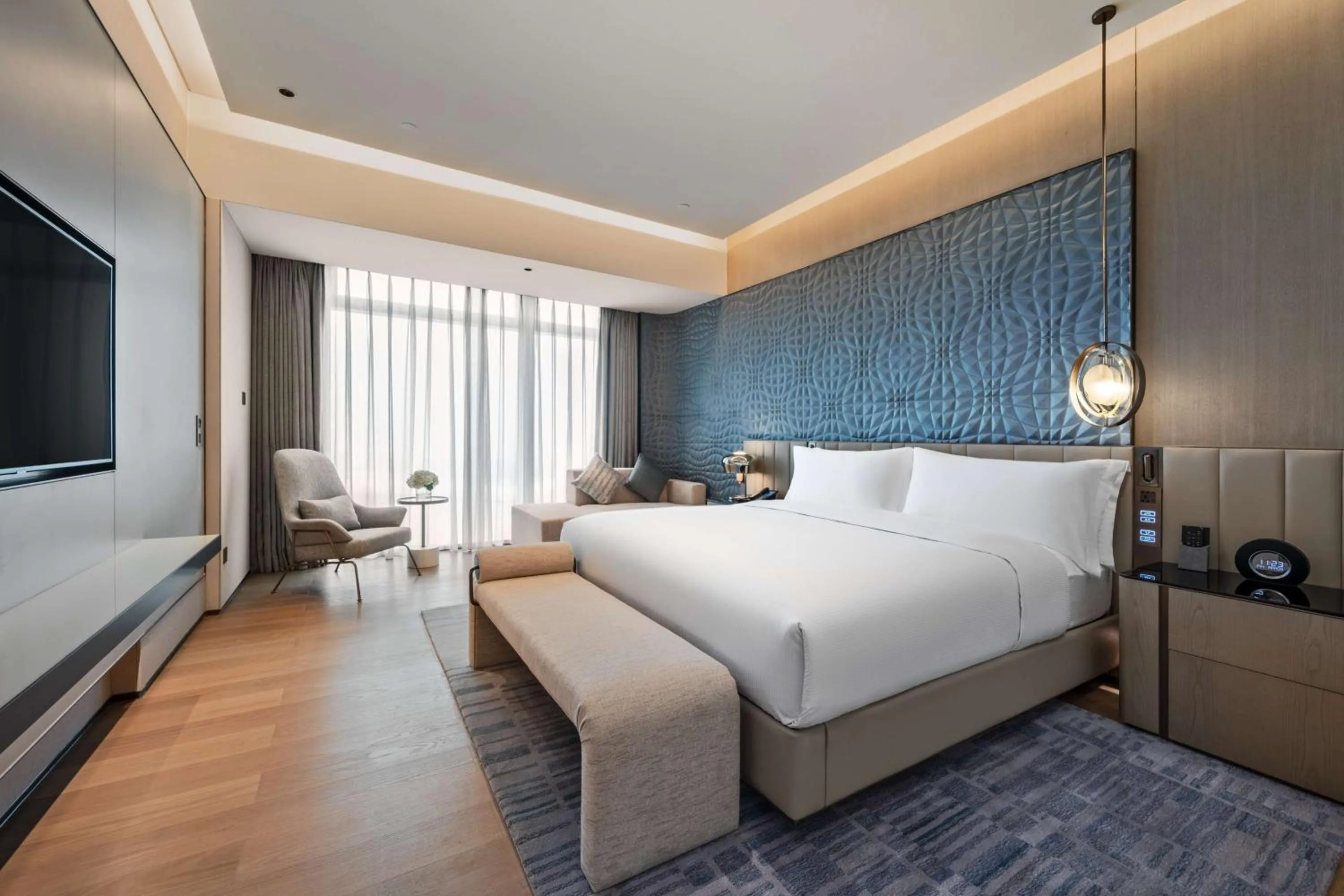 Bed in Hilton Shenzhen World Exhibition & Convention Center - Only 5 minutes' walk to WECC
