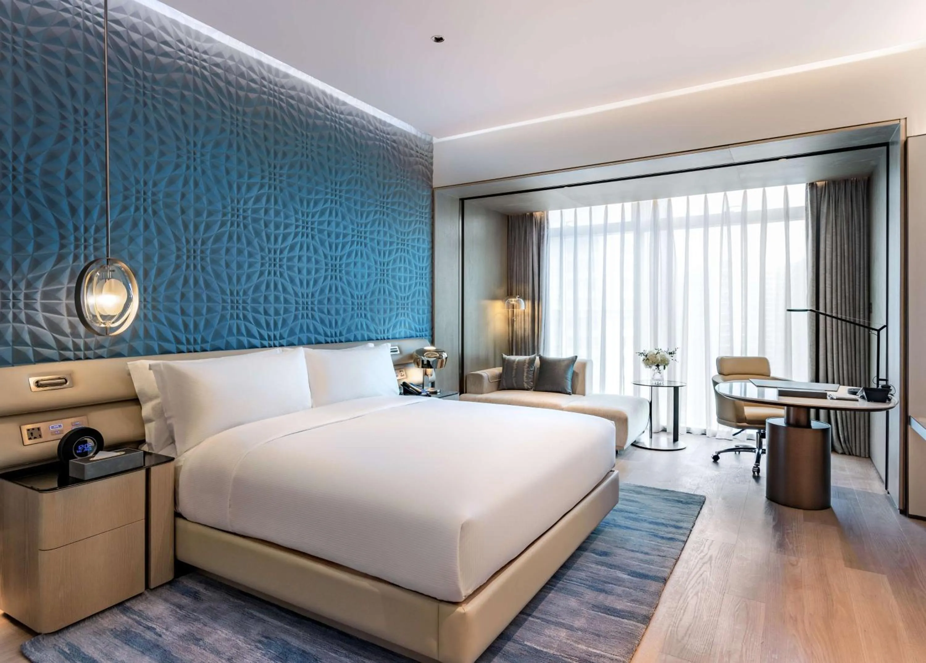 Bedroom, Bed in Hilton Shenzhen World Exhibition & Convention Center - Only 5 minutes' walk to WECC