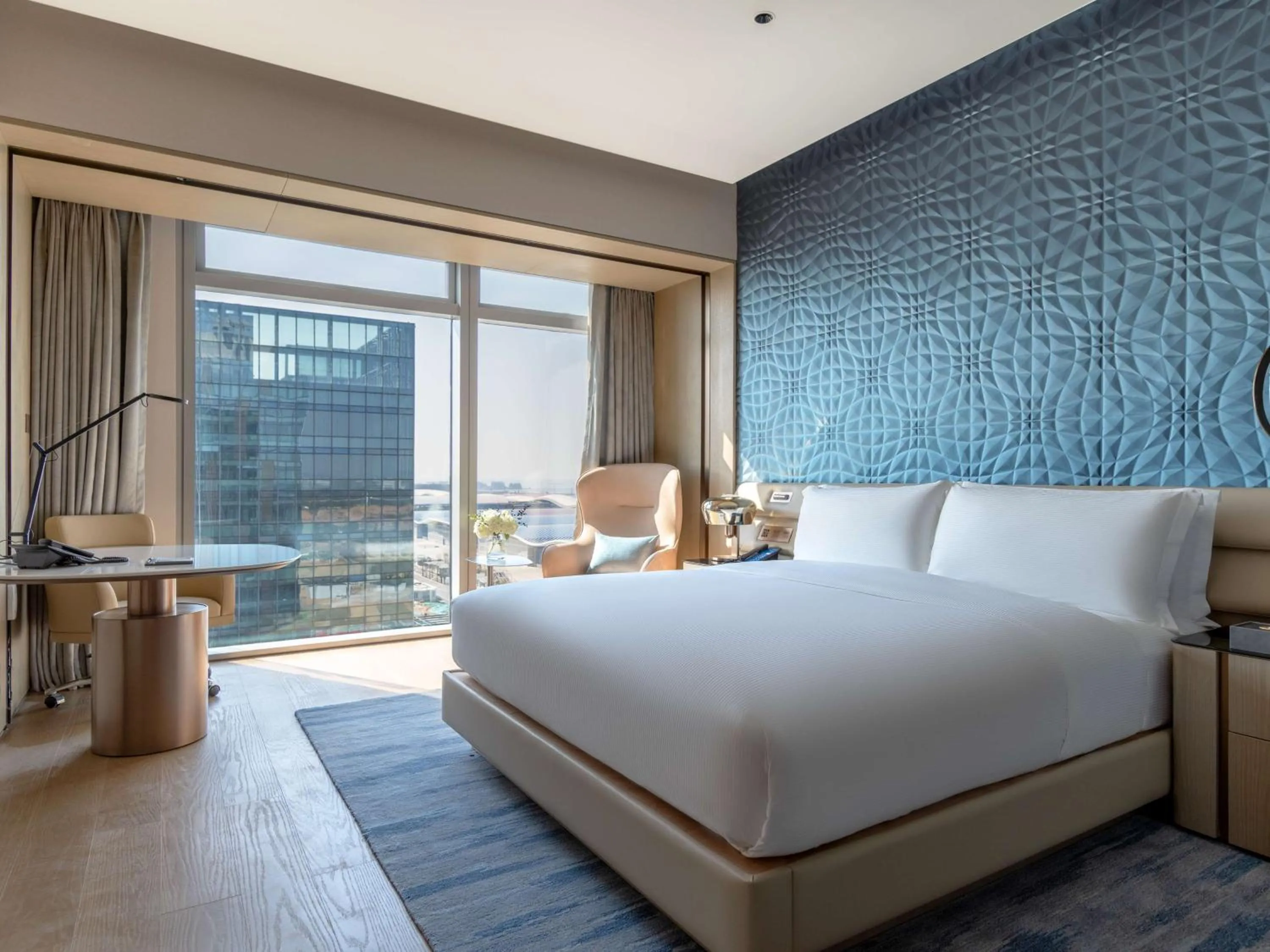 Bedroom, Bed in Hilton Shenzhen World Exhibition & Convention Center - Only 5 minutes' walk to WECC