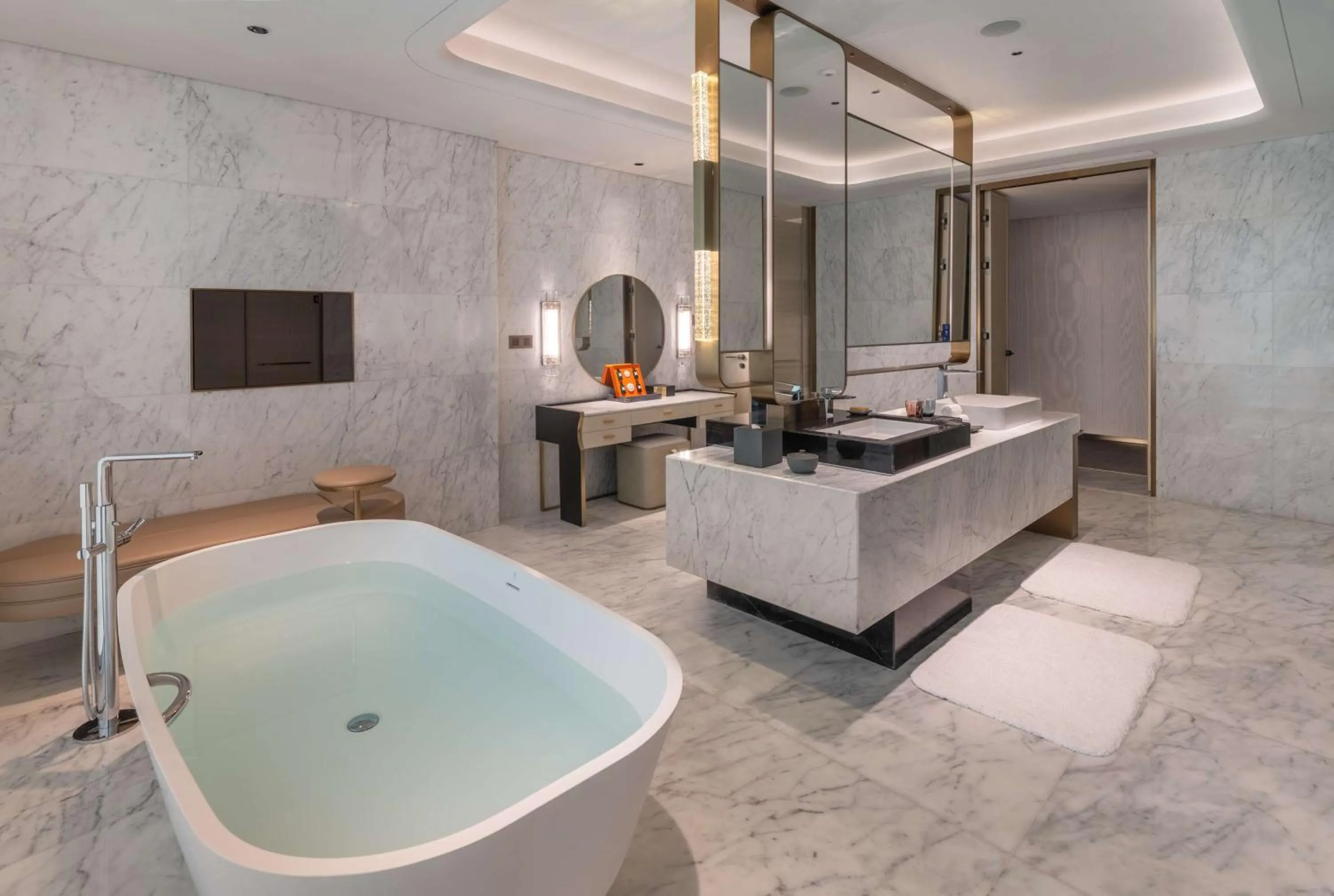 Bathroom in Hilton Shenzhen World Exhibition & Convention Center - Only 5 minutes' walk to WECC