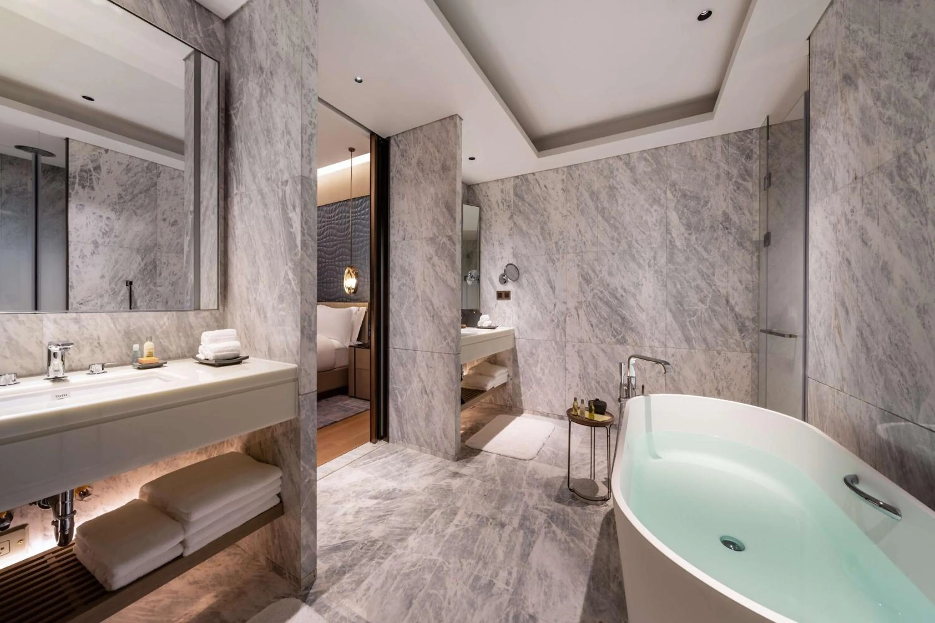 Bathroom in Hilton Shenzhen World Exhibition & Convention Center - Only 5 minutes' walk to WECC