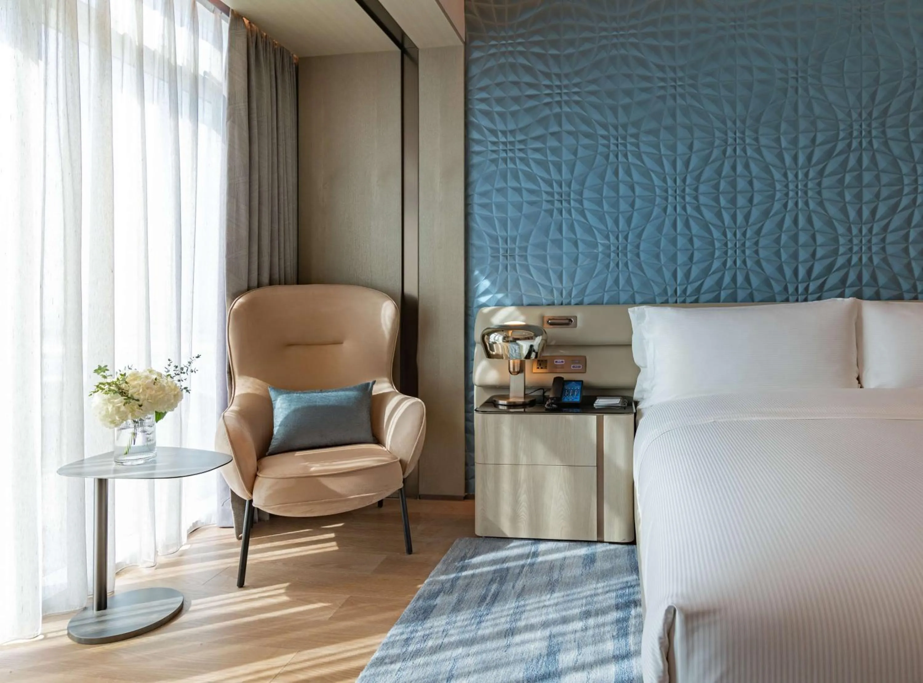 Bed in Hilton Shenzhen World Exhibition & Convention Center - Only 5 minutes' walk to WECC