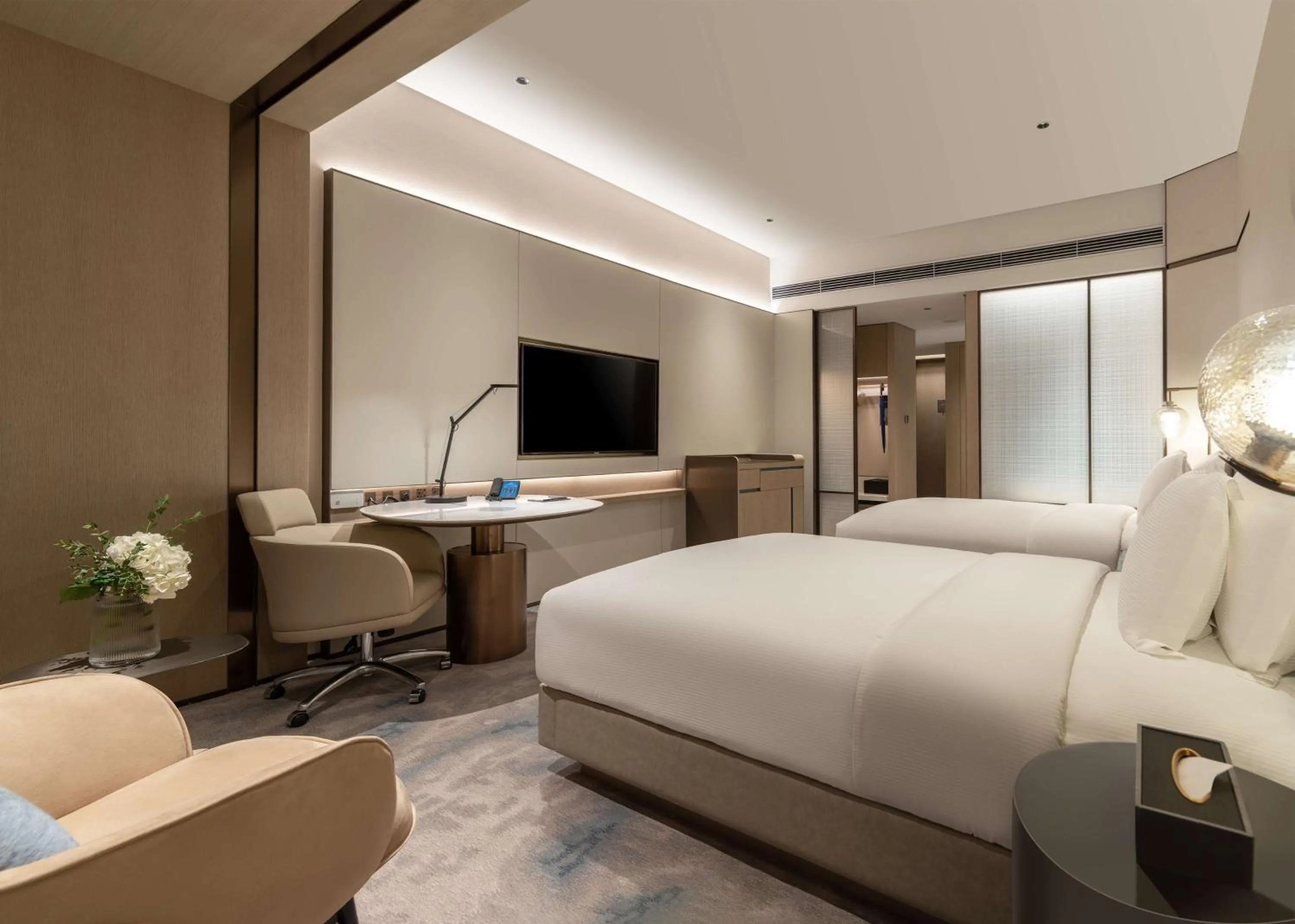Bed in Hilton Shenzhen World Exhibition & Convention Center - Only 5 minutes' walk to WECC