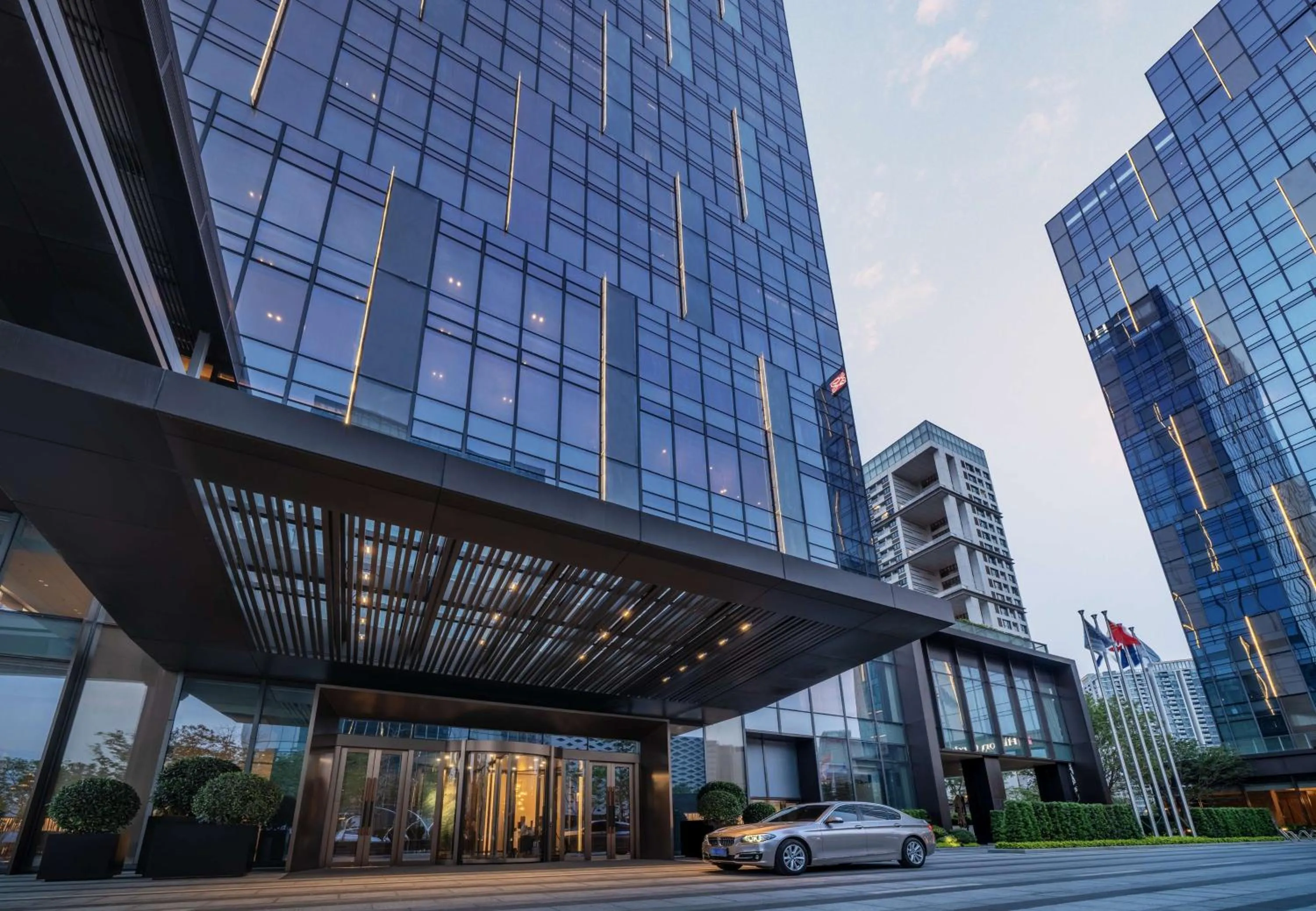 Property building in Hilton Shenzhen World Exhibition & Convention Center - Only 5 minutes' walk to WECC