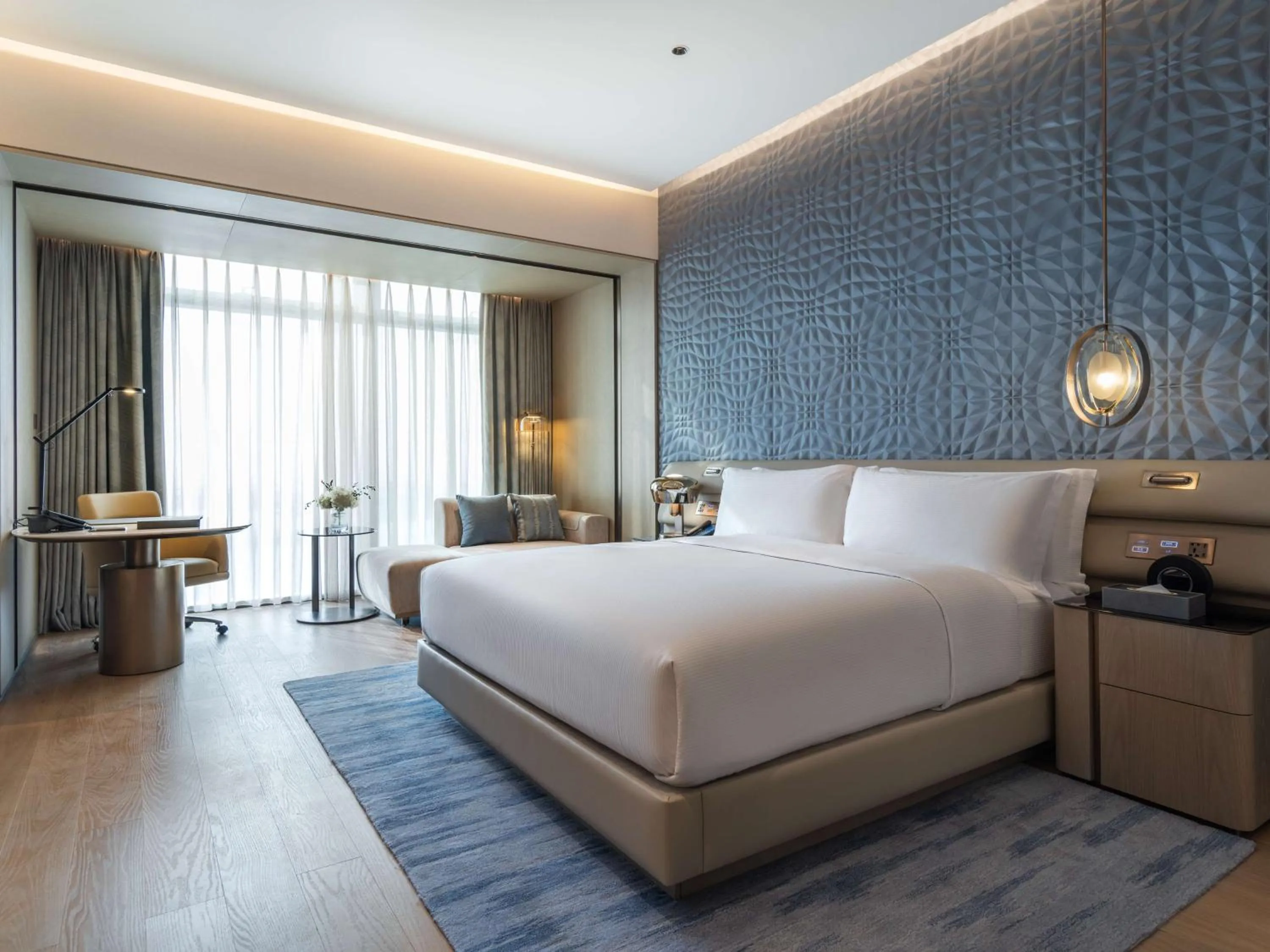 Bedroom, Bed in Hilton Shenzhen World Exhibition & Convention Center - Only 5 minutes' walk to WECC
