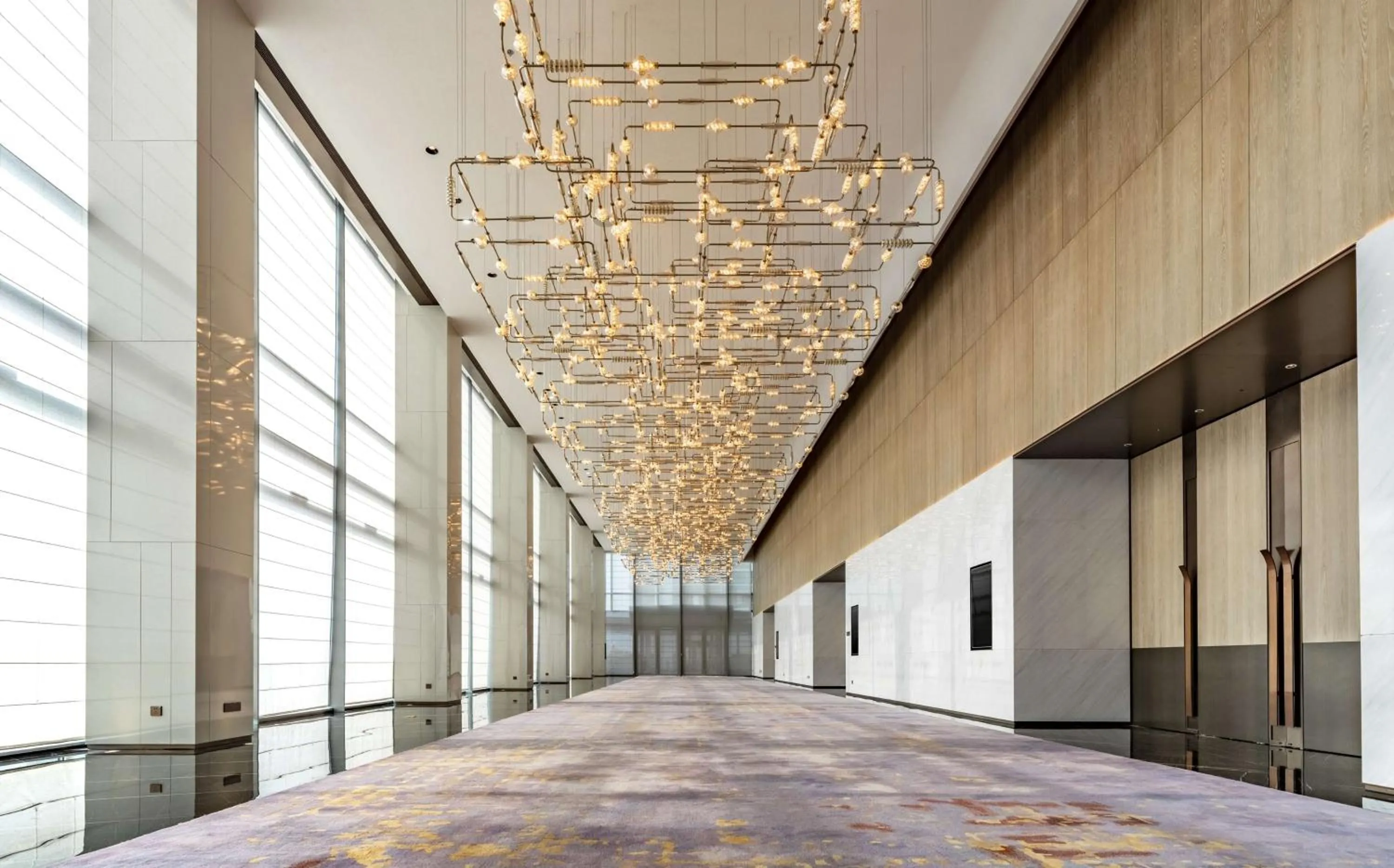 Lobby or reception in Hilton Shenzhen World Exhibition & Convention Center - Only 5 minutes' walk to WECC