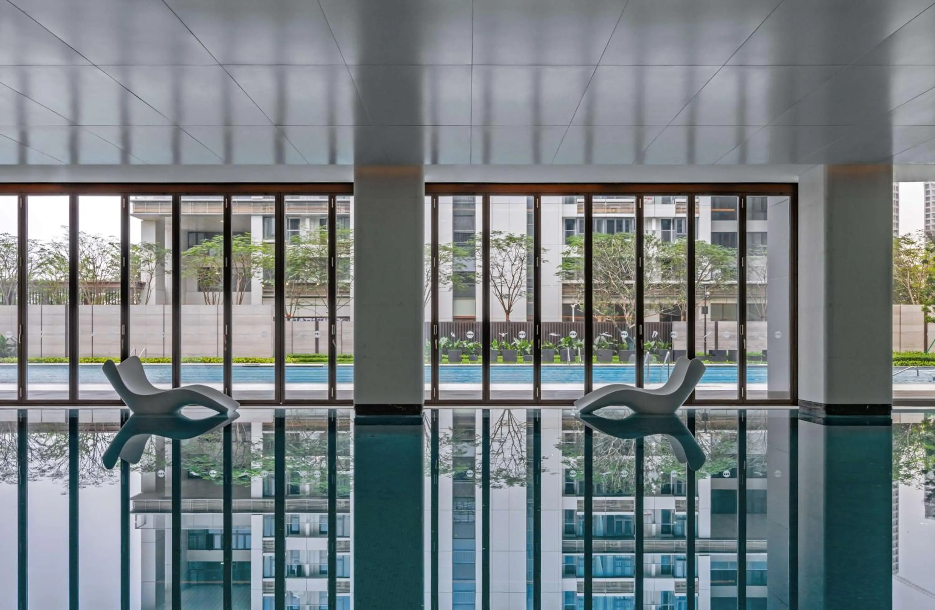 Pool view in Hilton Shenzhen World Exhibition & Convention Center - Only 5 minutes' walk to WECC