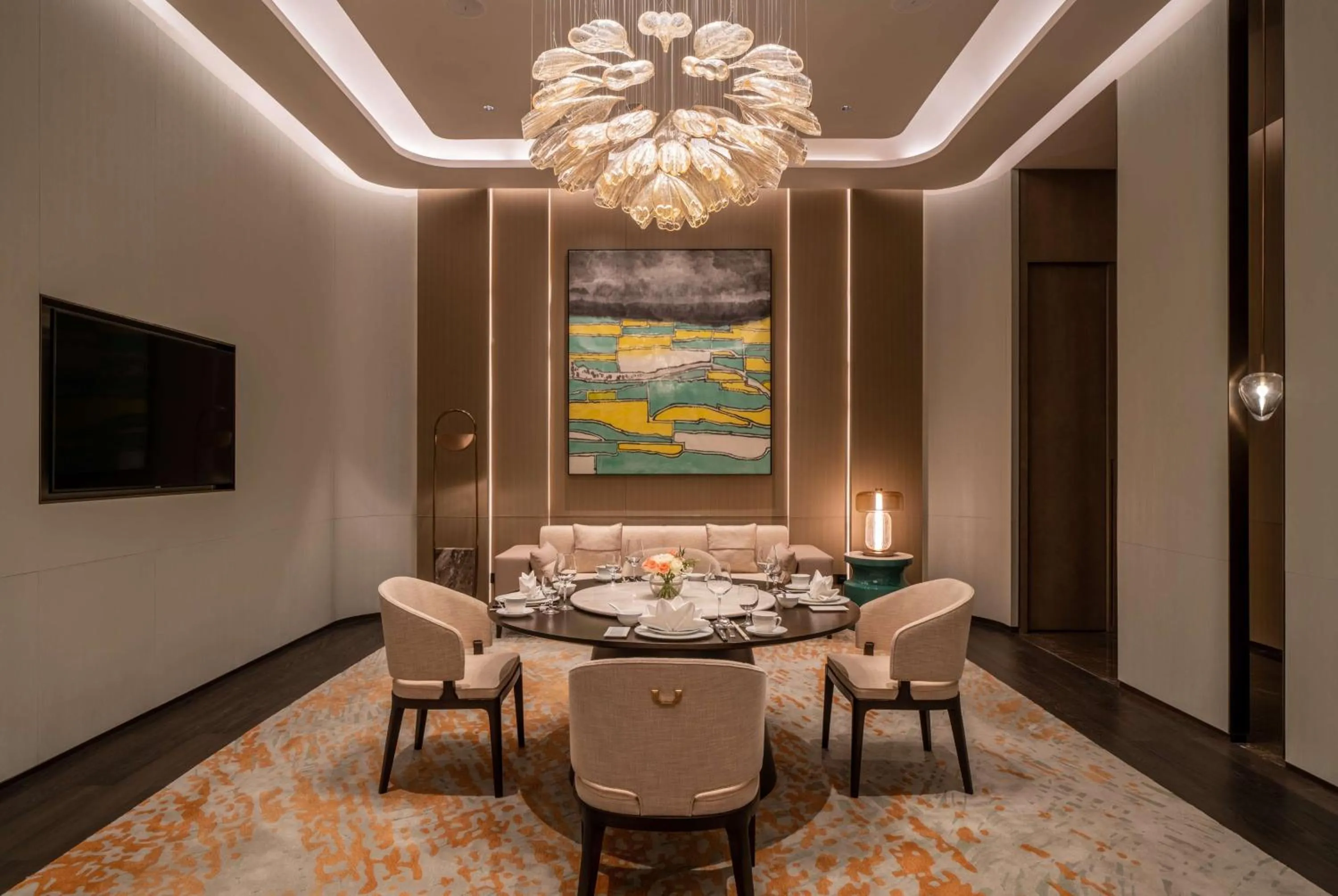 Dining area in Hilton Shenzhen World Exhibition & Convention Center - Only 5 minutes' walk to WECC