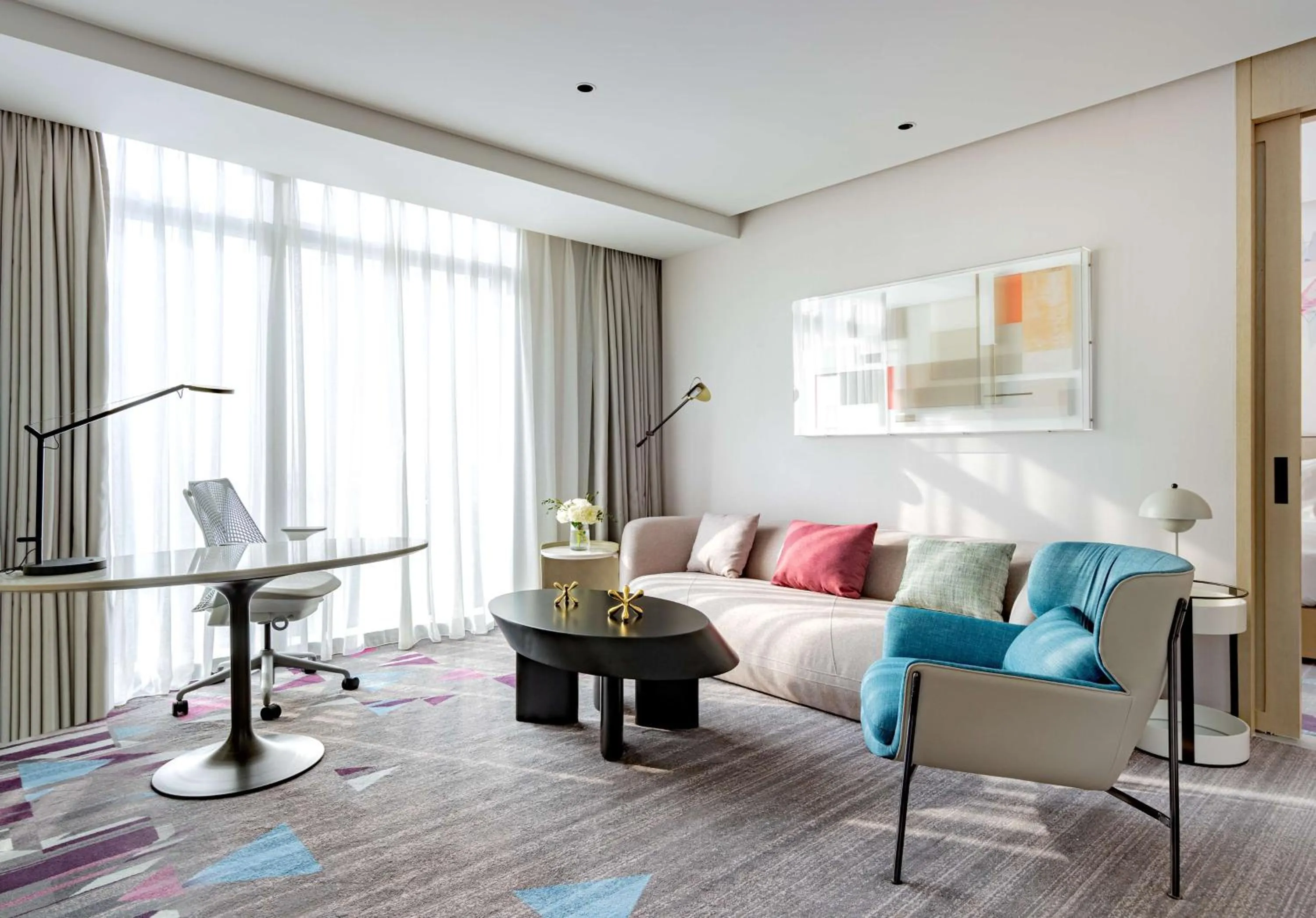 Living room in Hilton Garden Inn Shenzhen World Exhibition & Convention Center