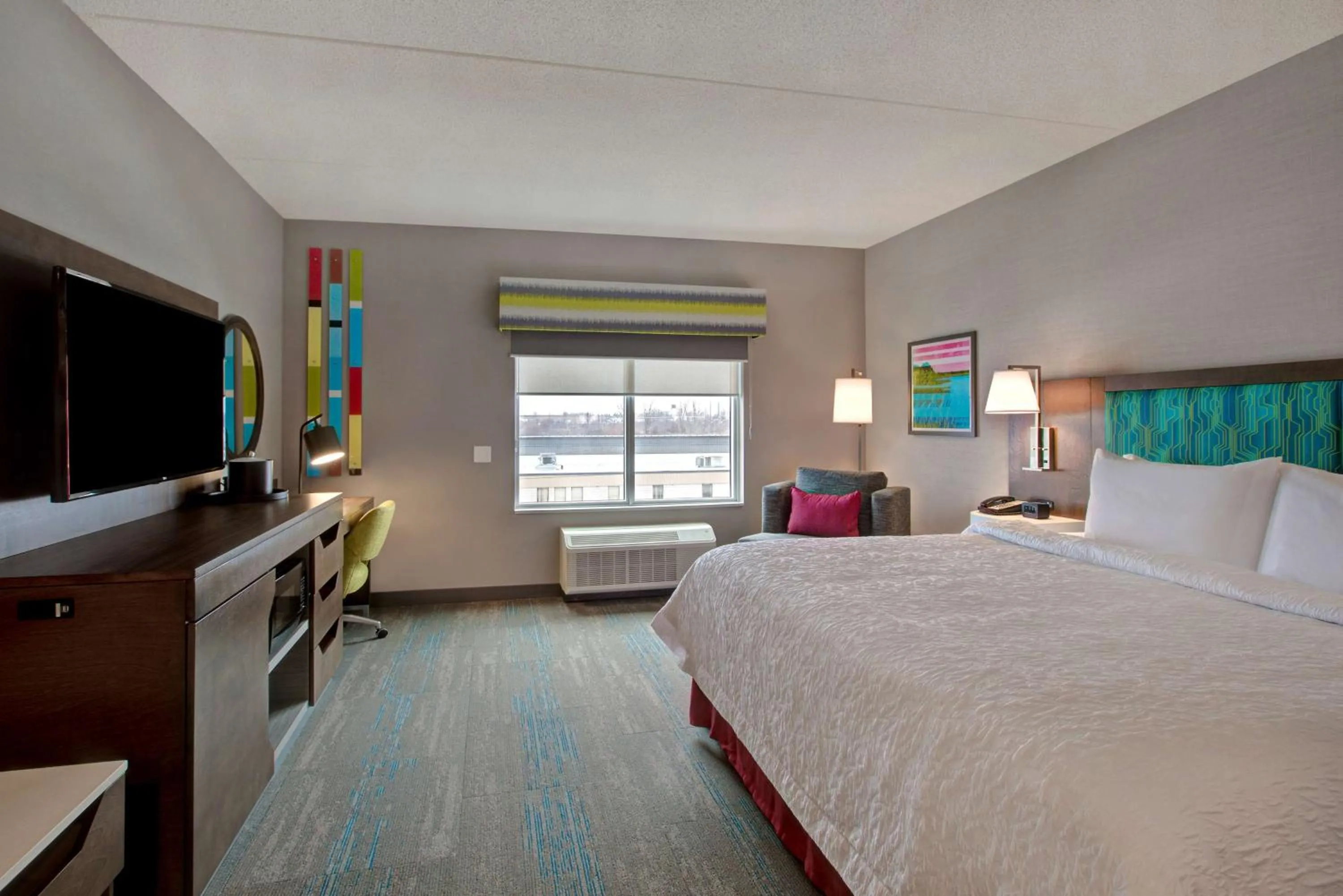 Bed in Hampton Inn Brockville, On