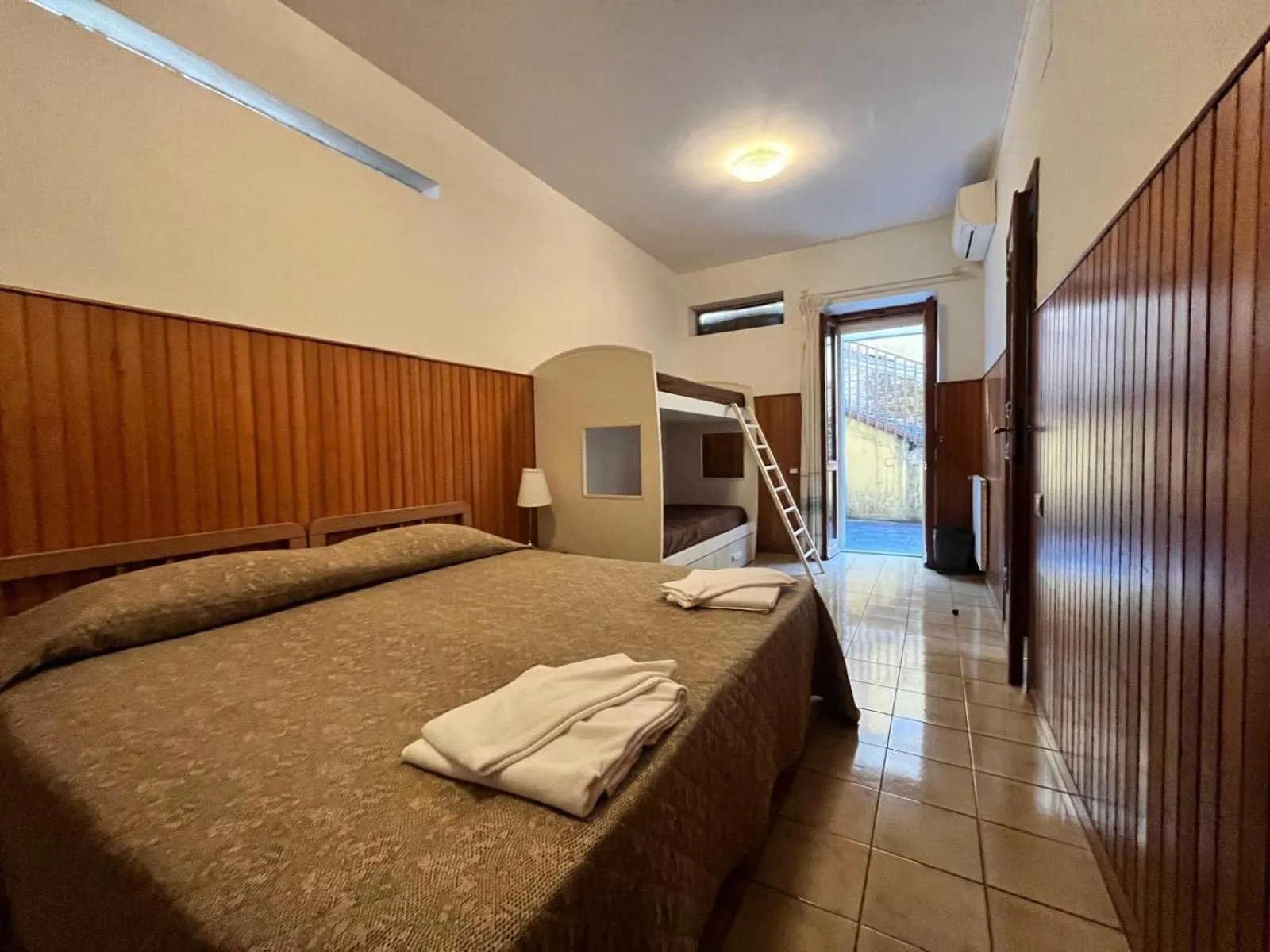 Bedroom, Bed in Domus Getsemani