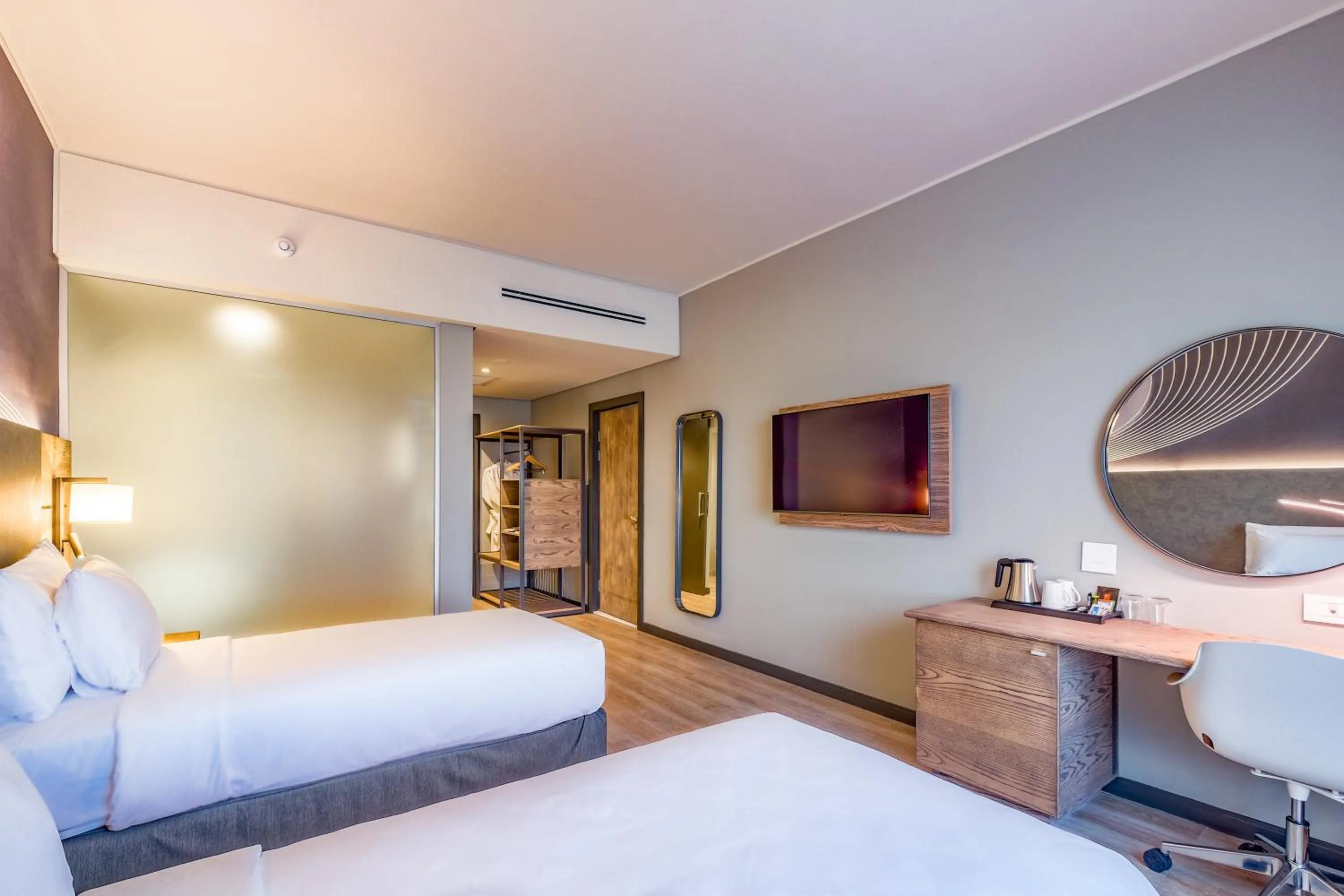 Bedroom, Bed in Radisson Hotel and Convention Centre OR Tambo Airport