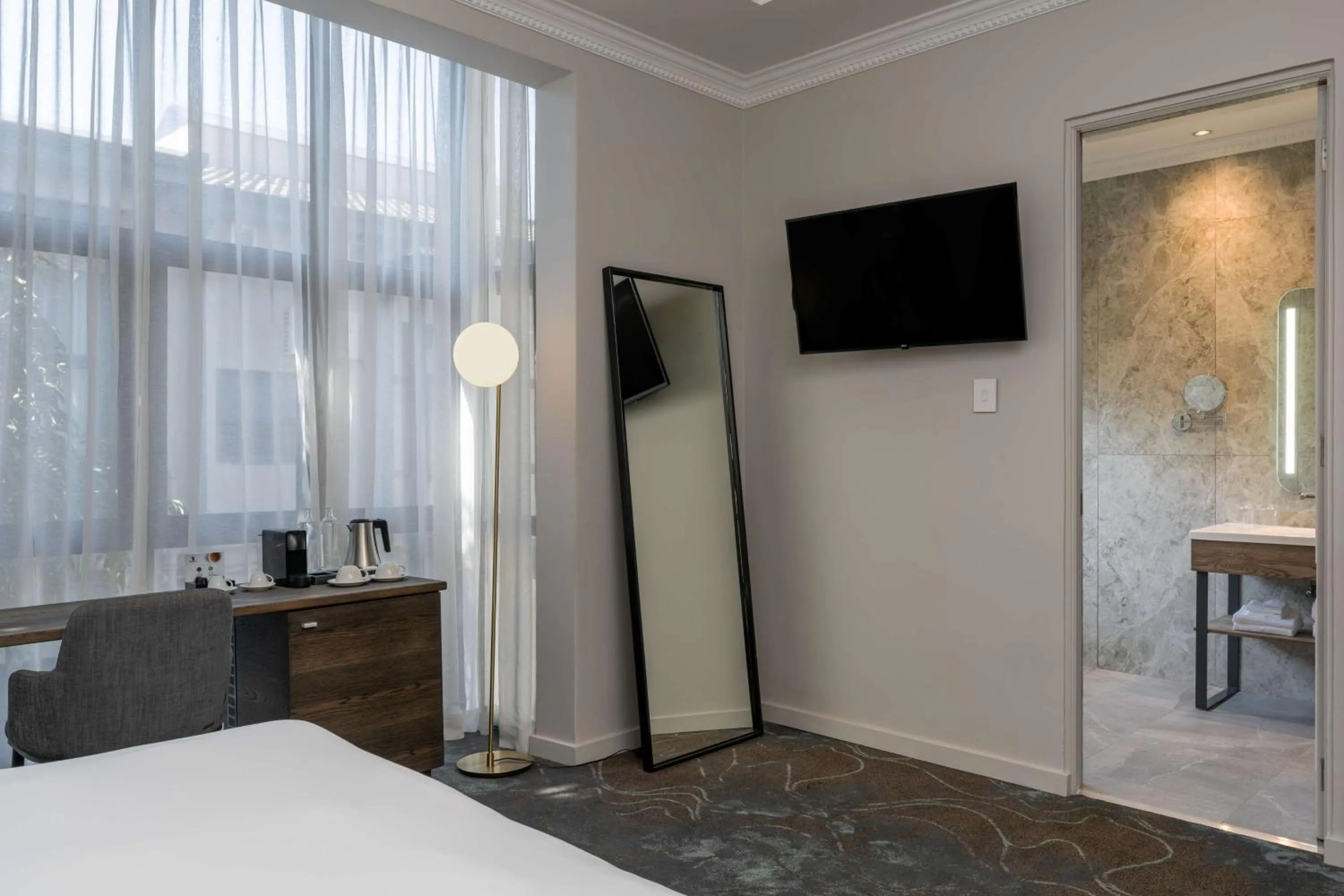 Bedroom, Bed in Radisson Hotel and Convention Centre OR Tambo Airport