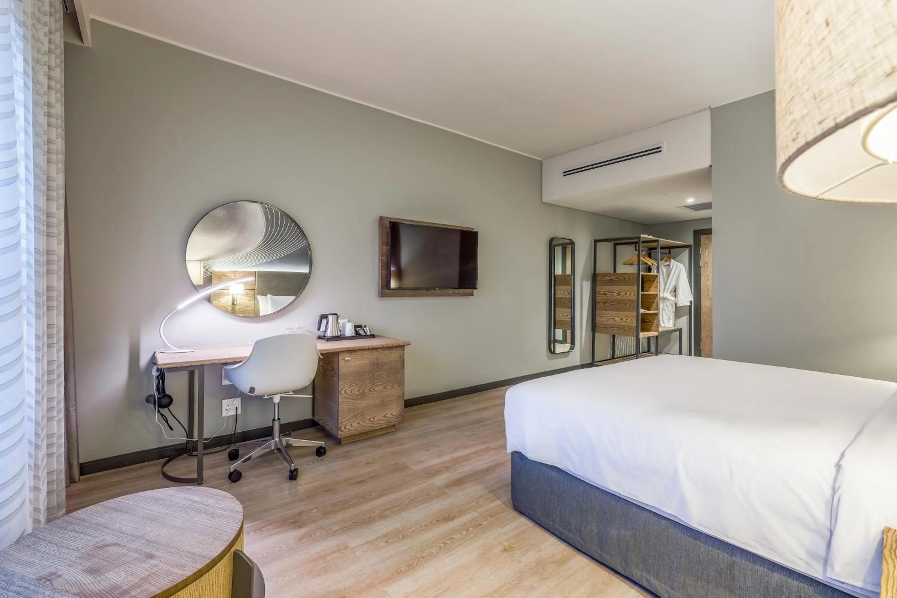 TV and multimedia, Bed in Radisson Hotel and Convention Centre OR Tambo Airport