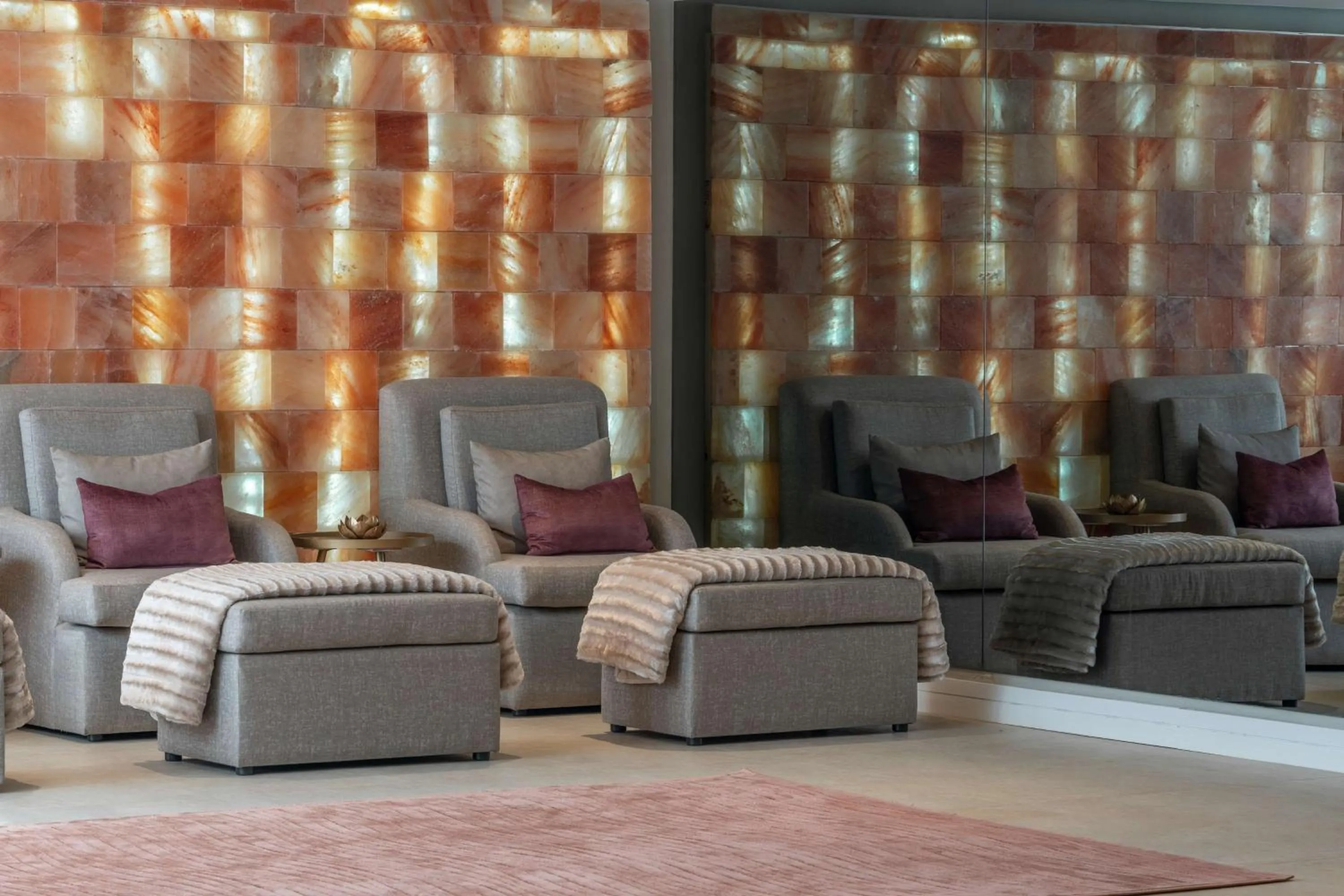 Spa and wellness centre/facilities in Radisson Hotel and Convention Centre OR Tambo Airport