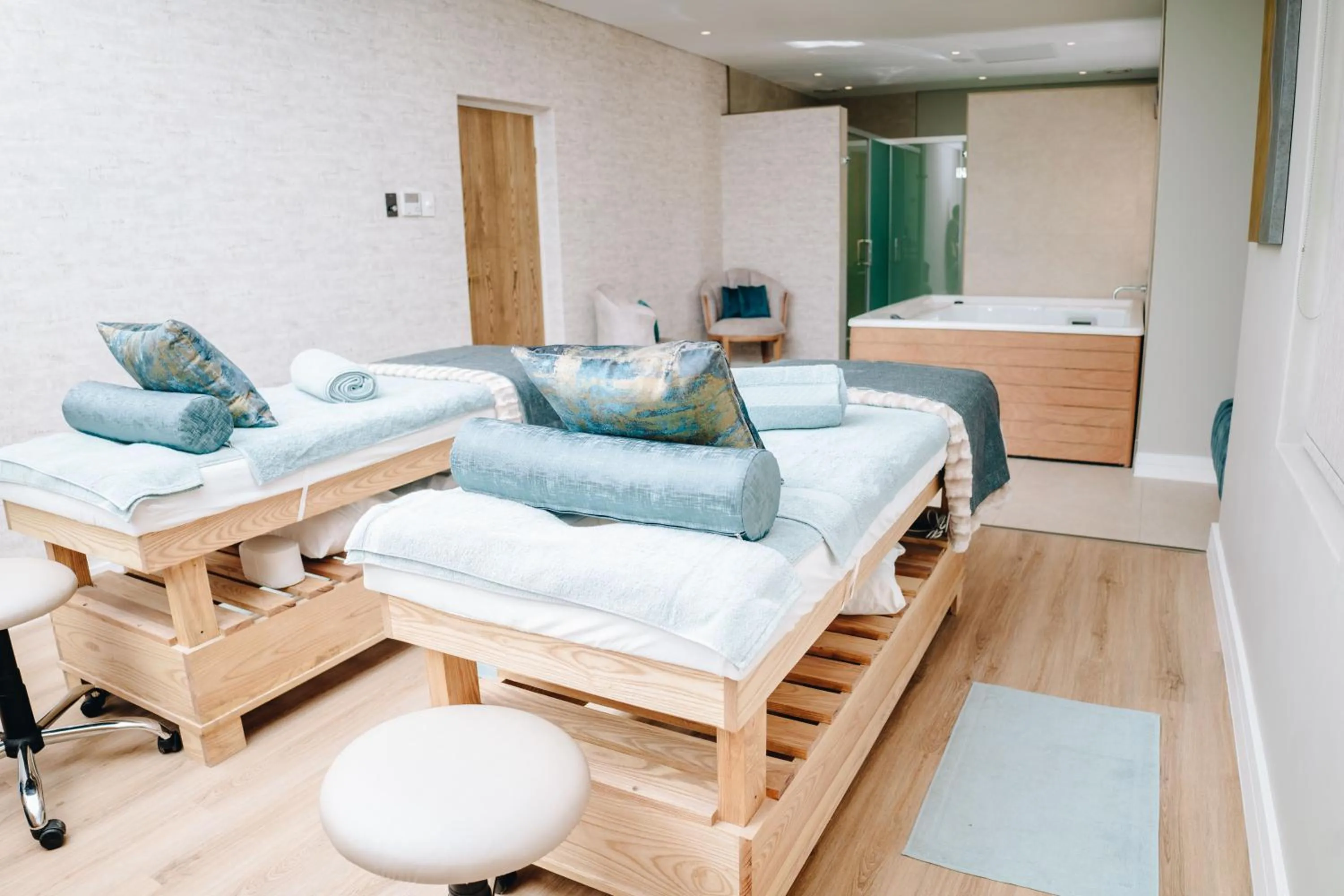 Massage, Bed in Radisson Hotel and Convention Centre OR Tambo Airport