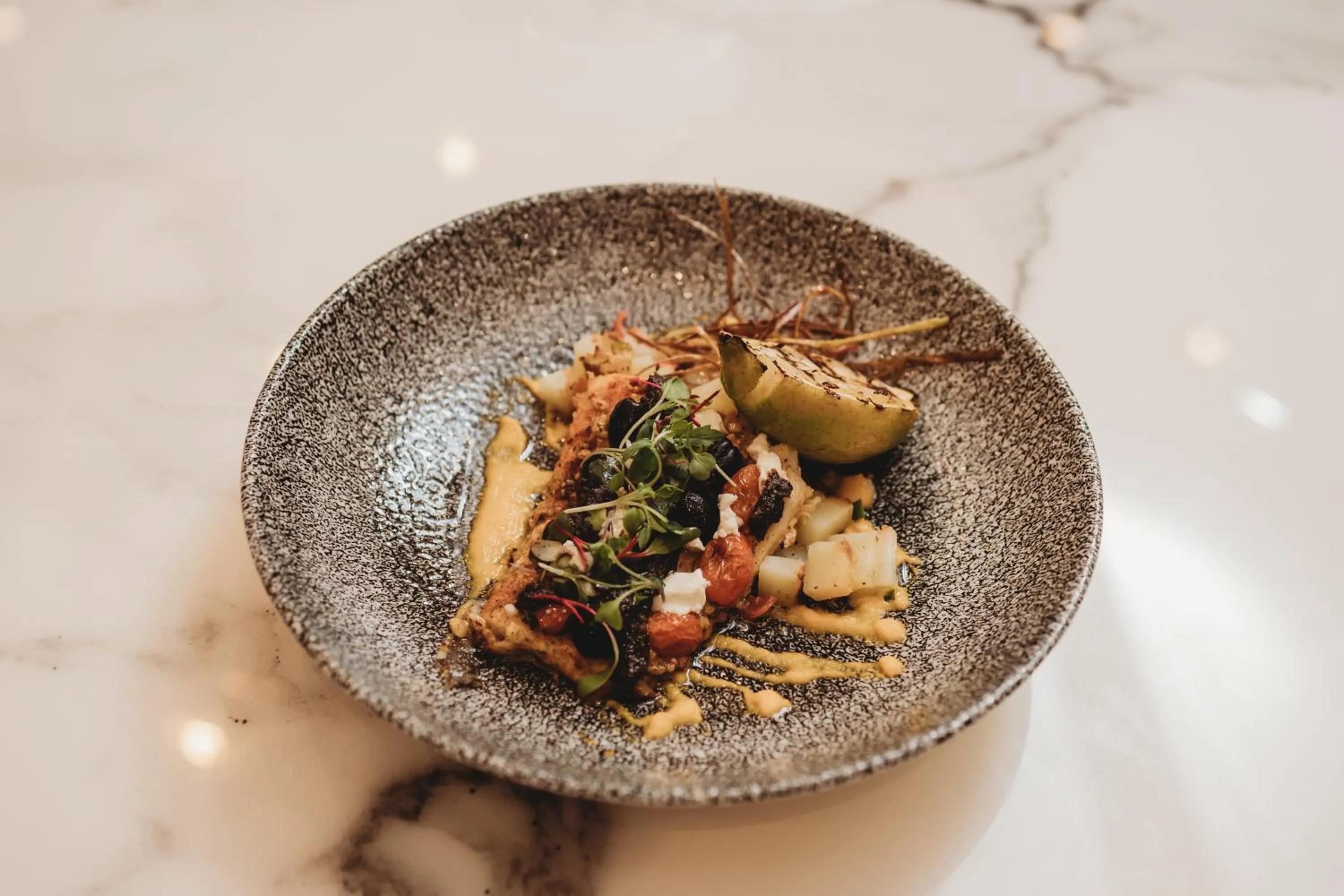 Restaurant/places to eat in Radisson Hotel and Convention Centre OR Tambo Airport