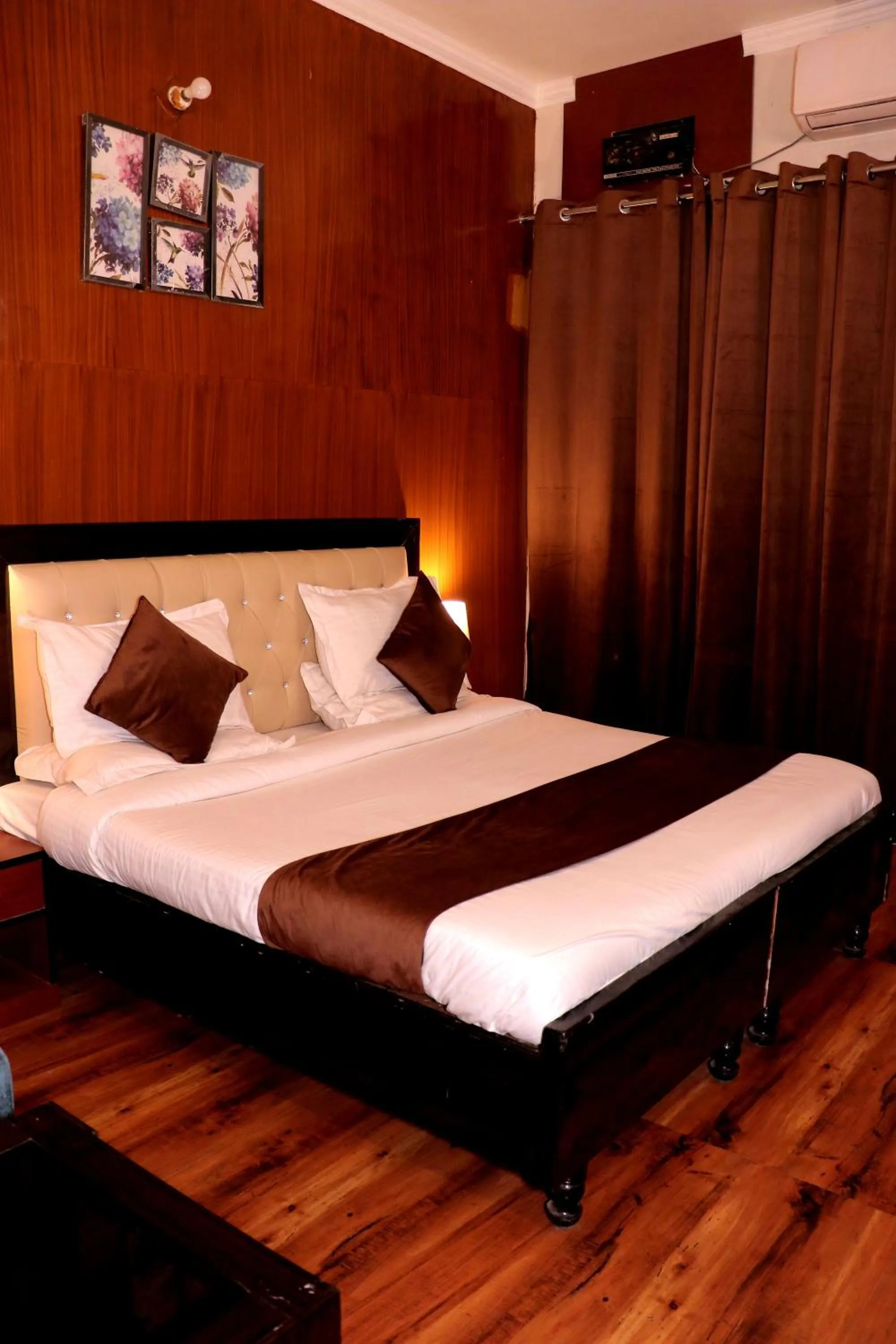 Bedroom, Bed in Hotel Rajat Residency Bijnor