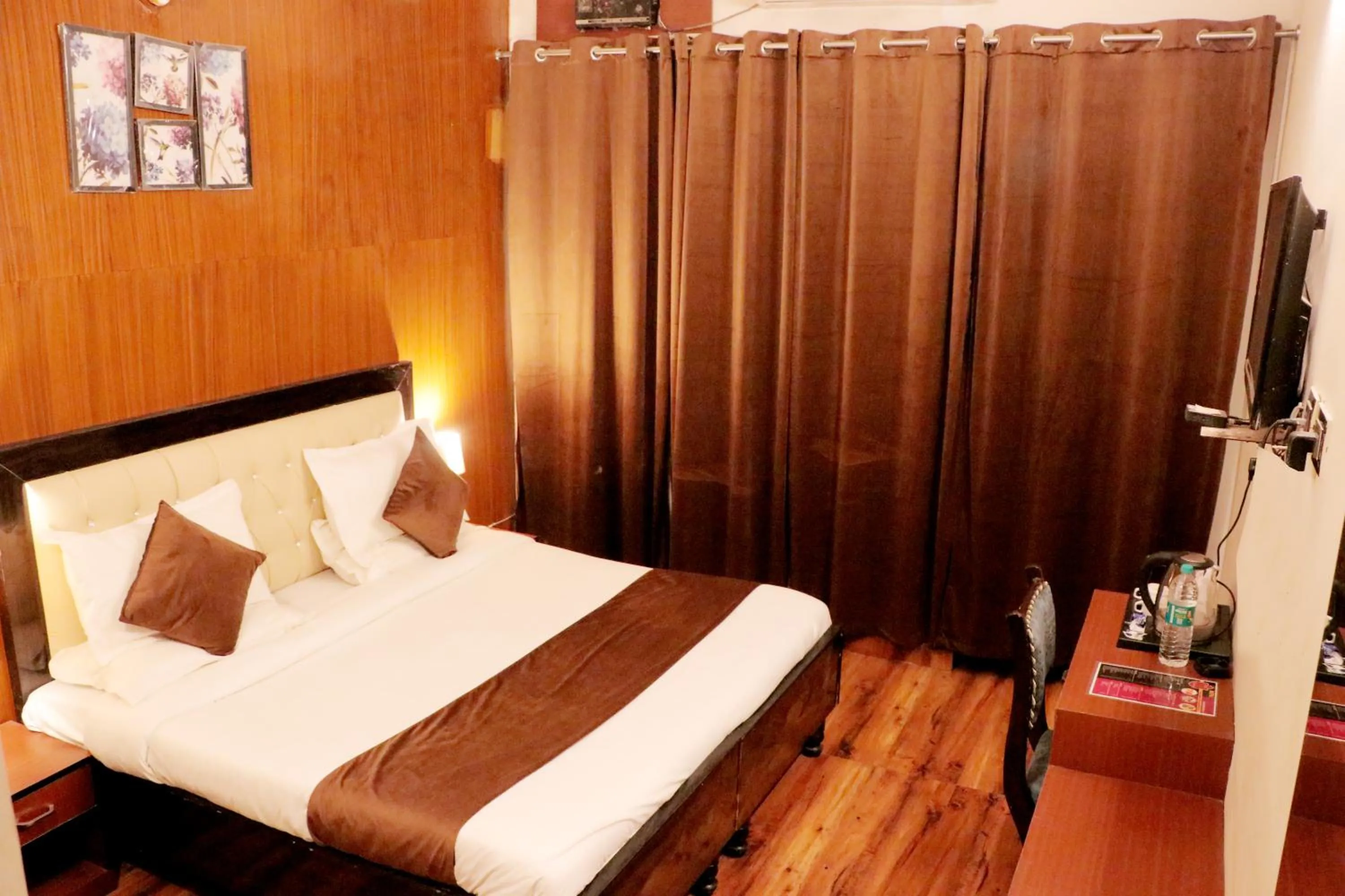 Photo of the whole room, Bed in Hotel Rajat Residency Bijnor