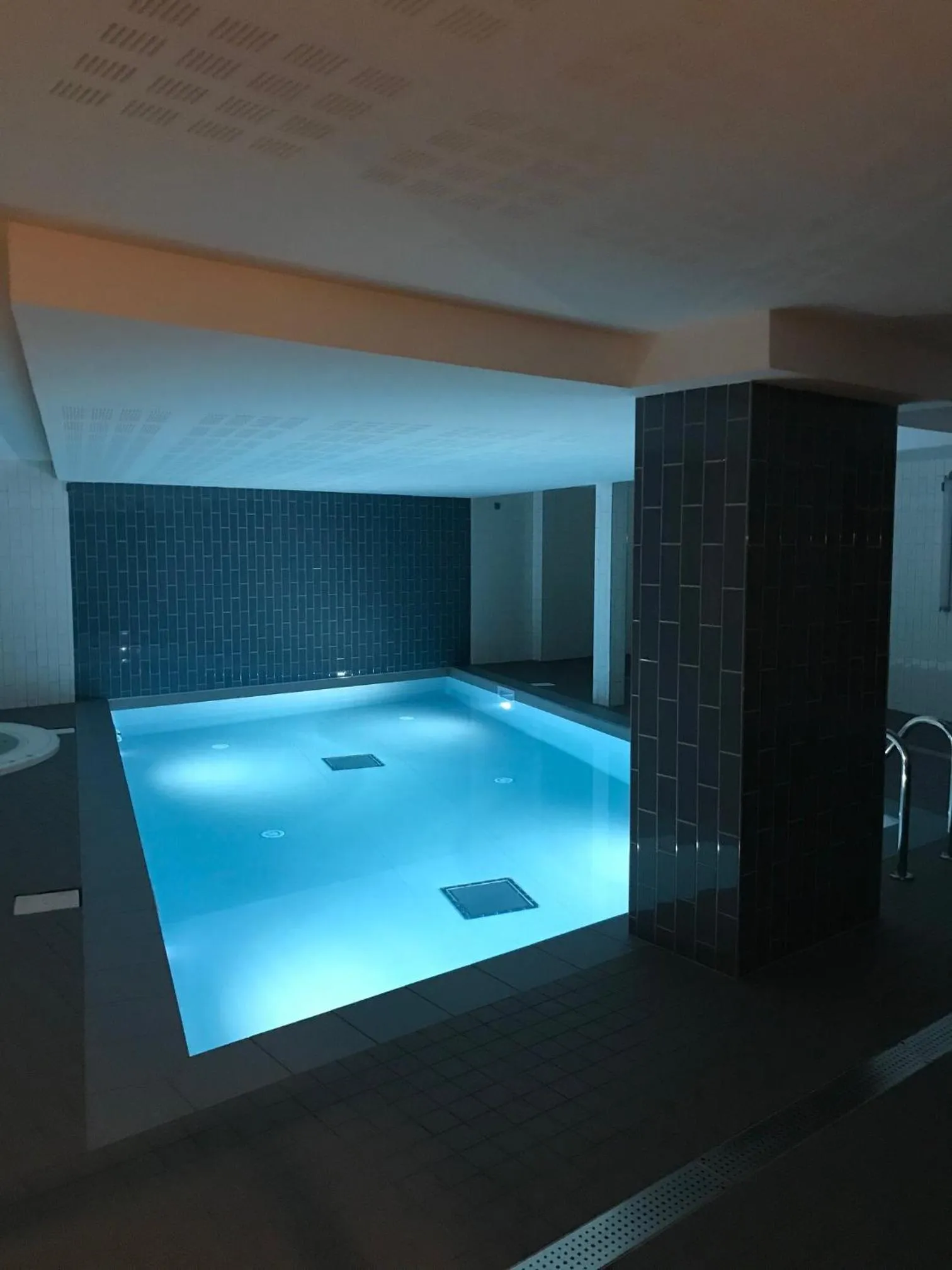 Swimming pool in Résidence Néméa Le Hameau - Les Deux Alpes