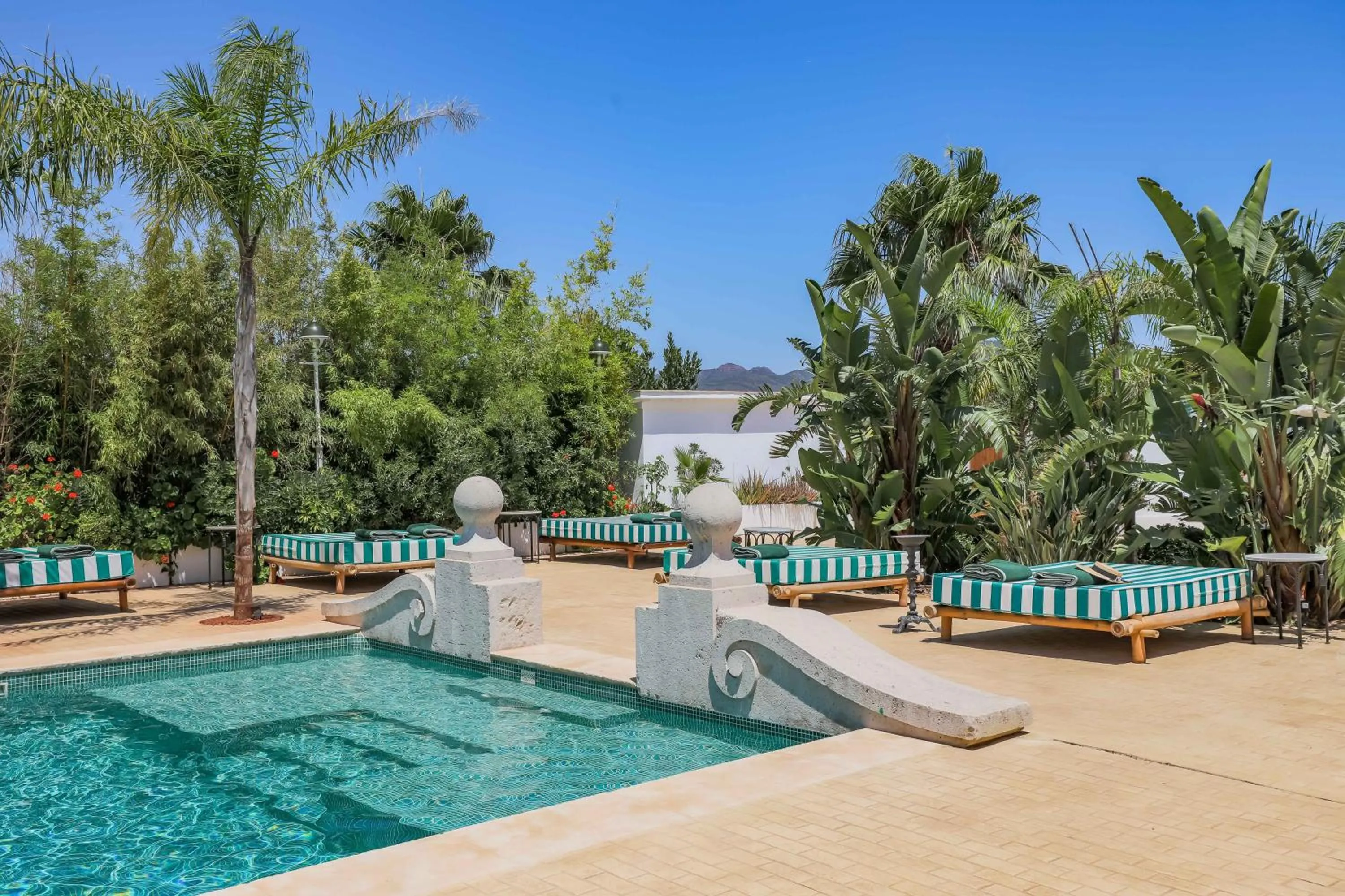 Swimming pool in Maison San Alfredo B&B