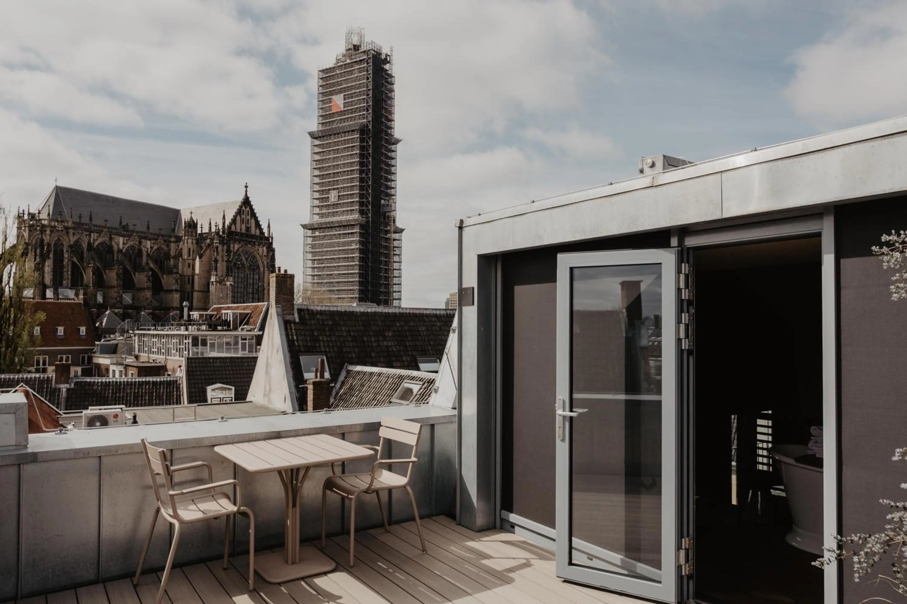 Balcony/Terrace in The Nox Hotel